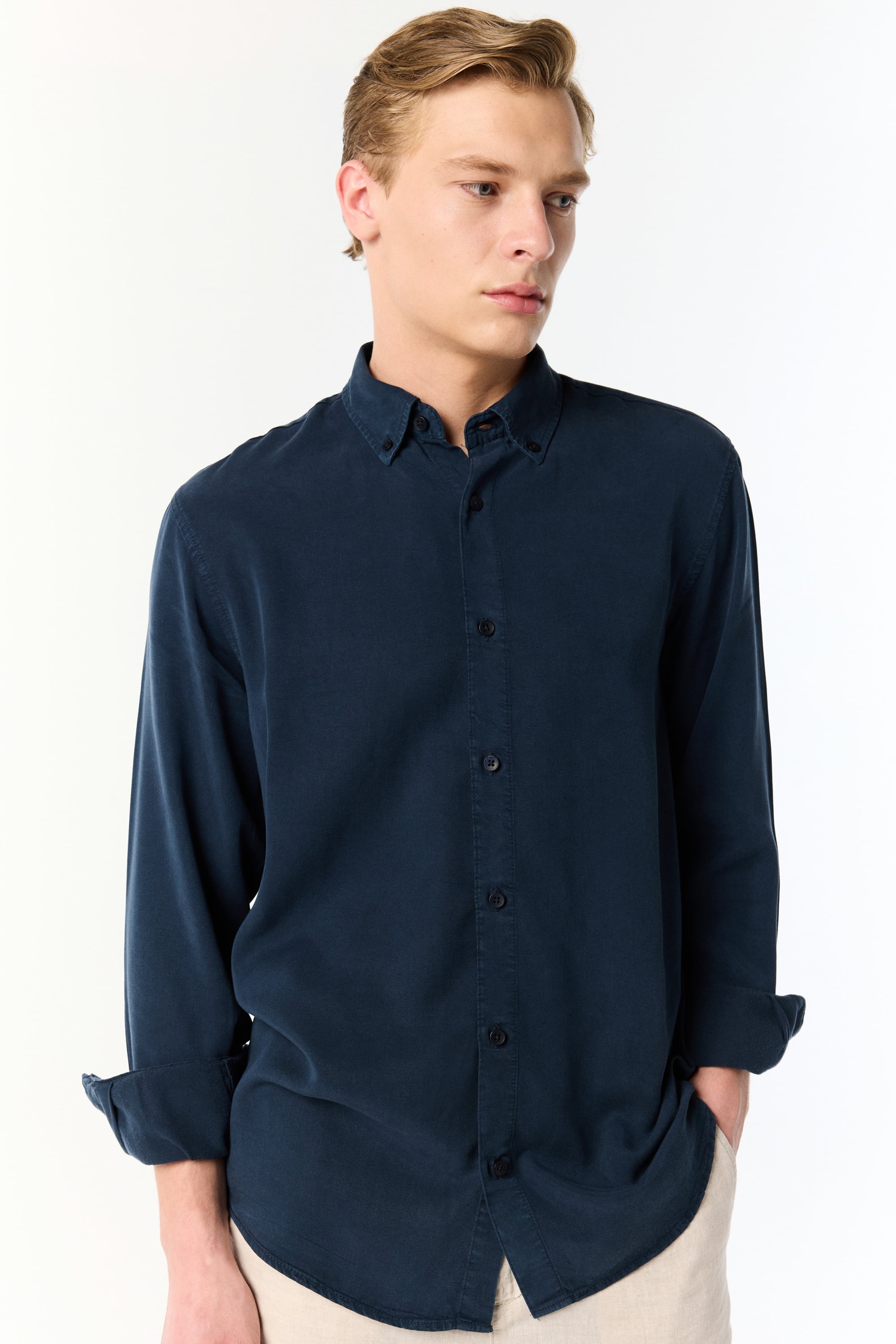 REGULAR FIT UZUN KOLLU TENSEL GÖMLEK