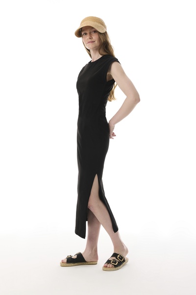 Mudo Siyah Kisa Kollu Yirtmaçli Dar Midi Elbise