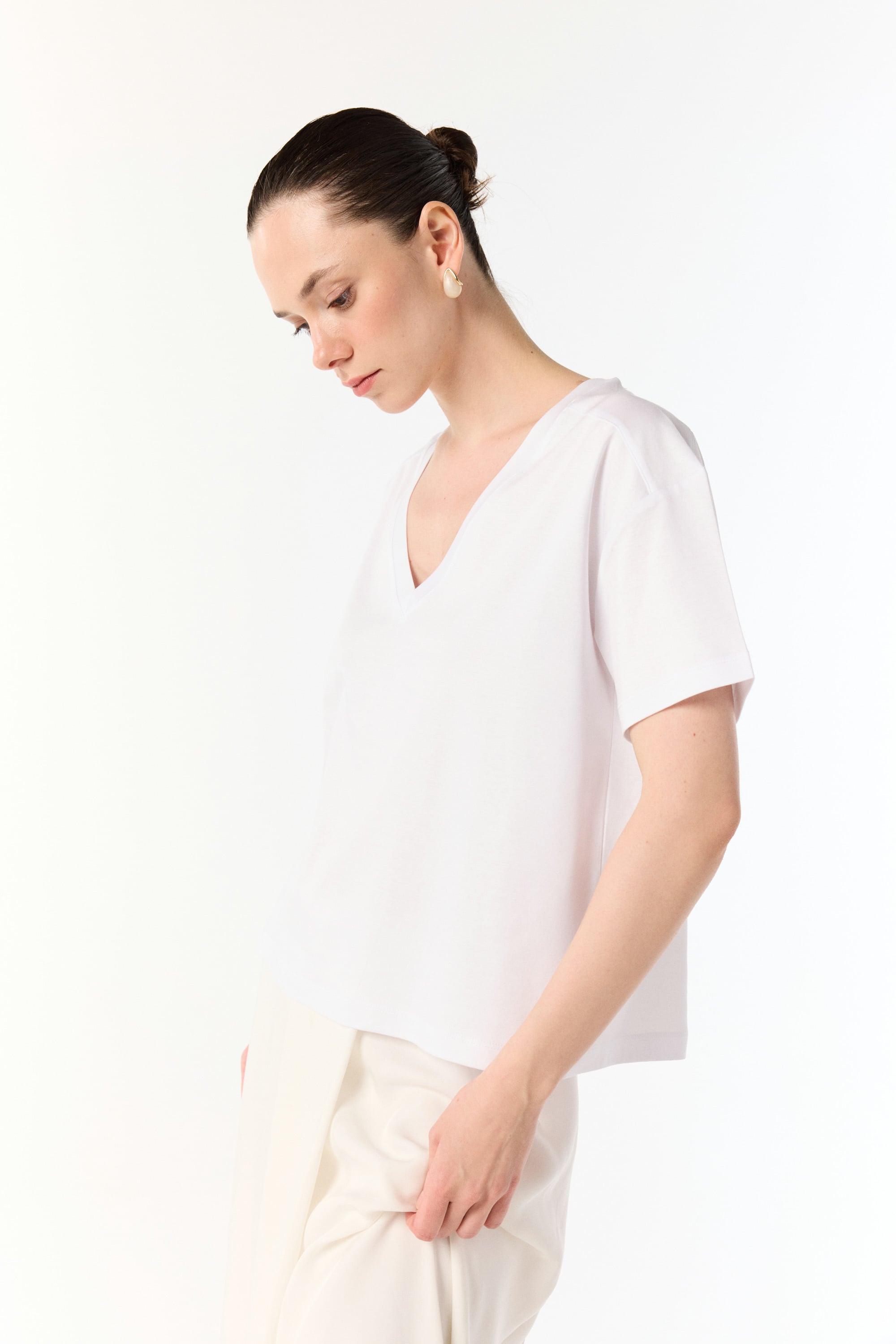 V YAKA KISA KOLLU T-SHIRT