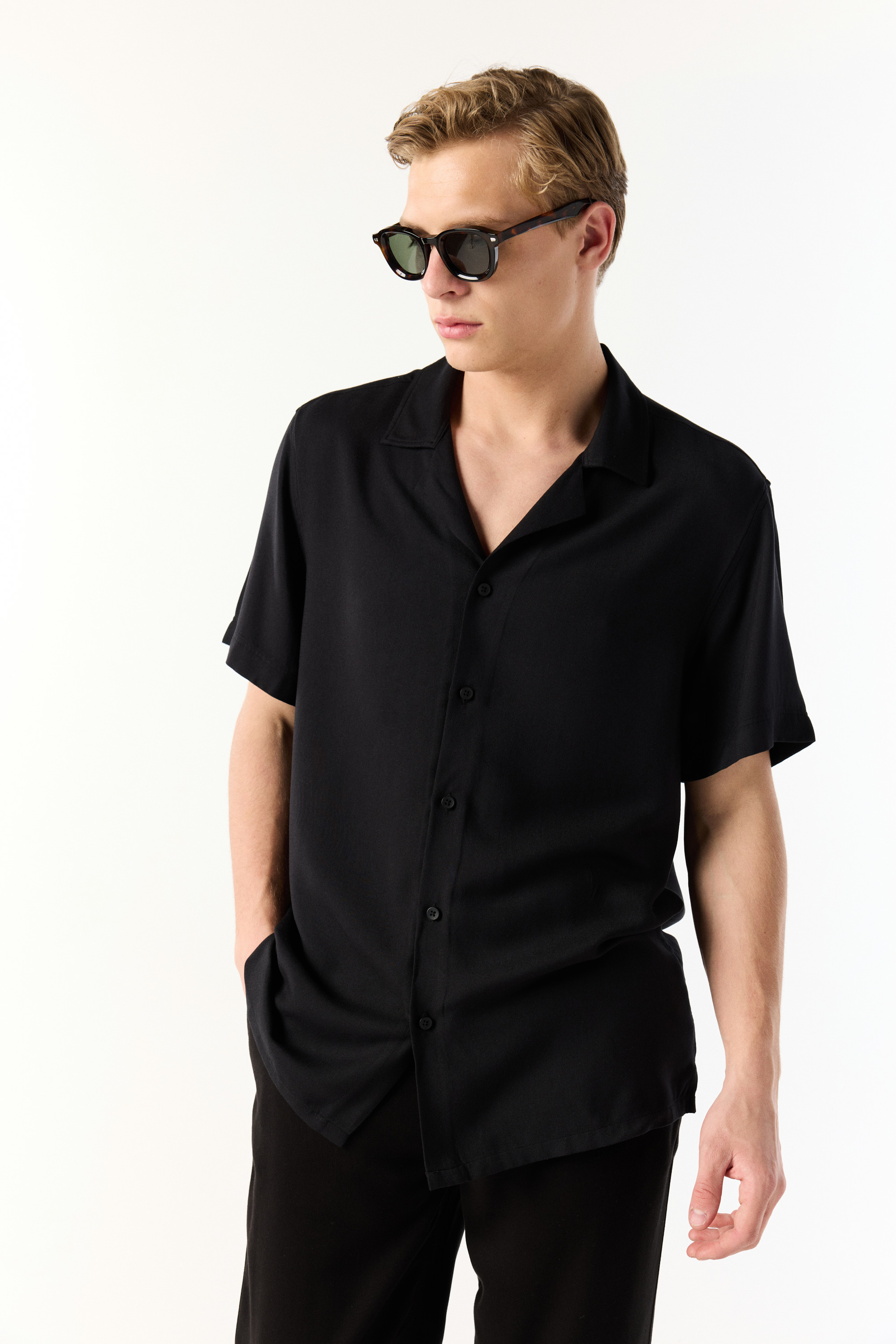 RESORT YAKA REGULAR FIT KISA KOLLU GÖMLEK