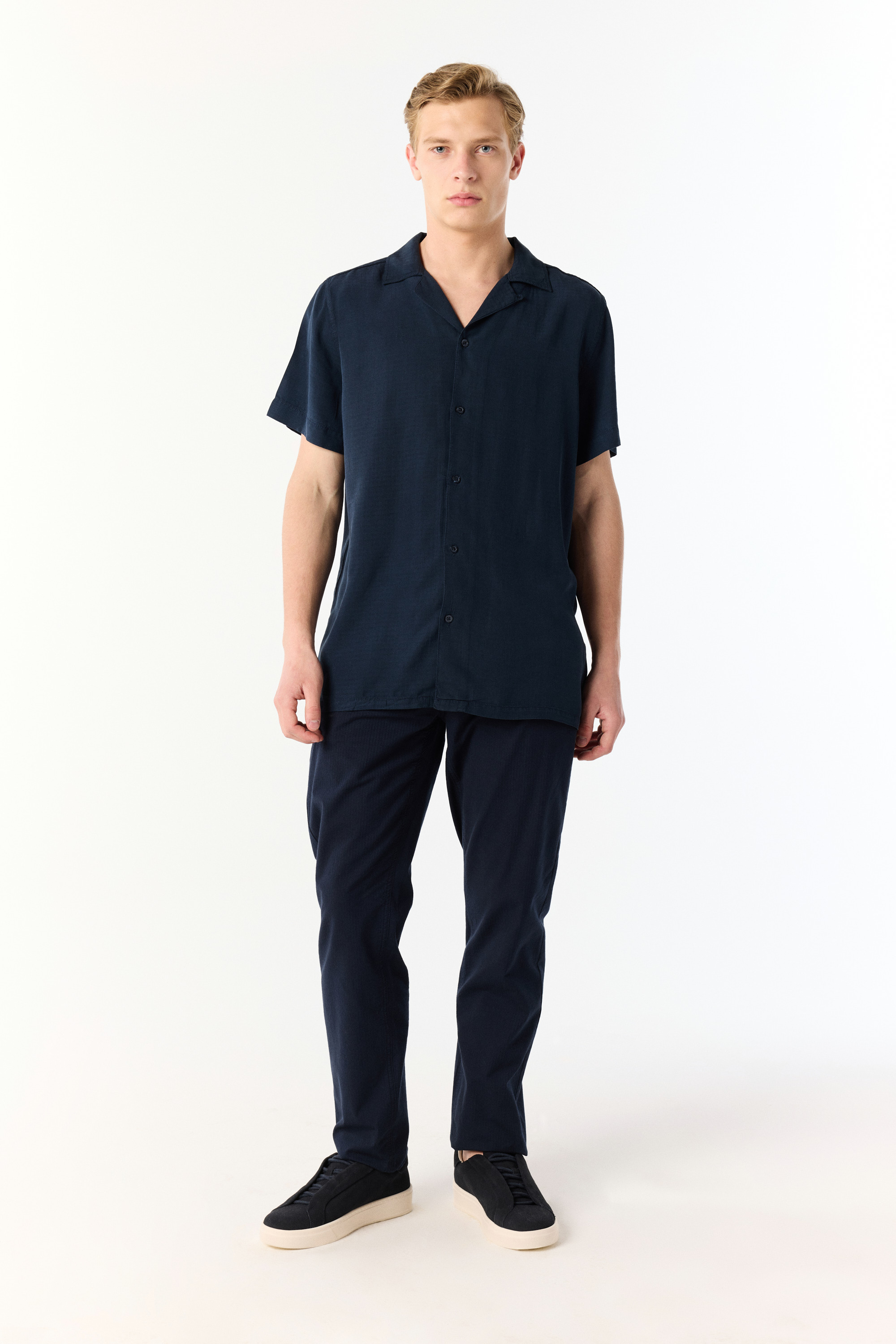 REGULAR FIT RESORT YAKA KISA KOLLU LİYOSEL GÖMLEK