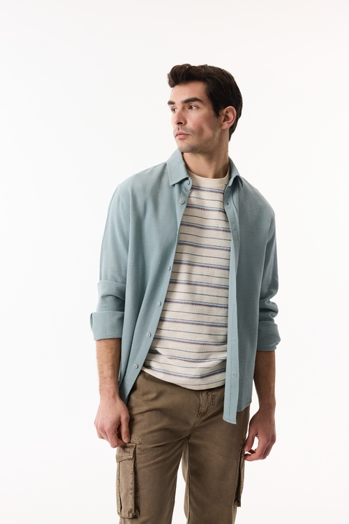  REGULAR FIT DOKULU UZUN KOLLU GÖMLEK