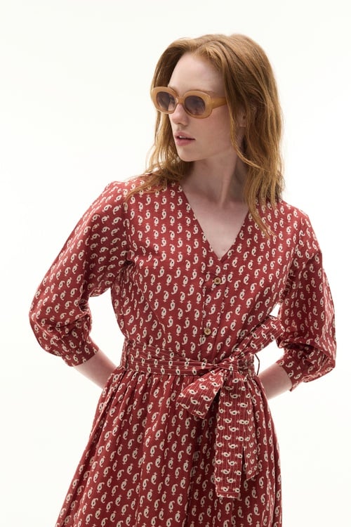  ETNİK BASKILI KEMER DETAYLI KLOŞ UZUN ELBİSE