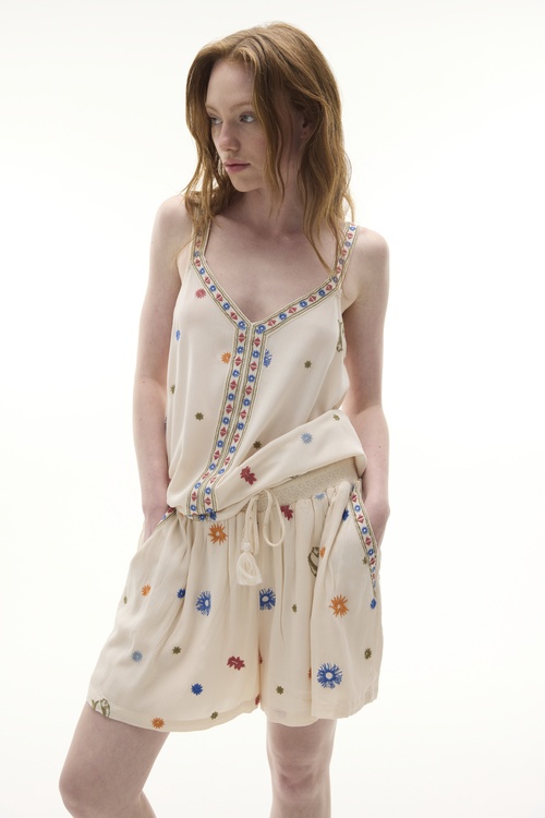 NAKIŞLI BELİ LASTİKLİ ŞORT