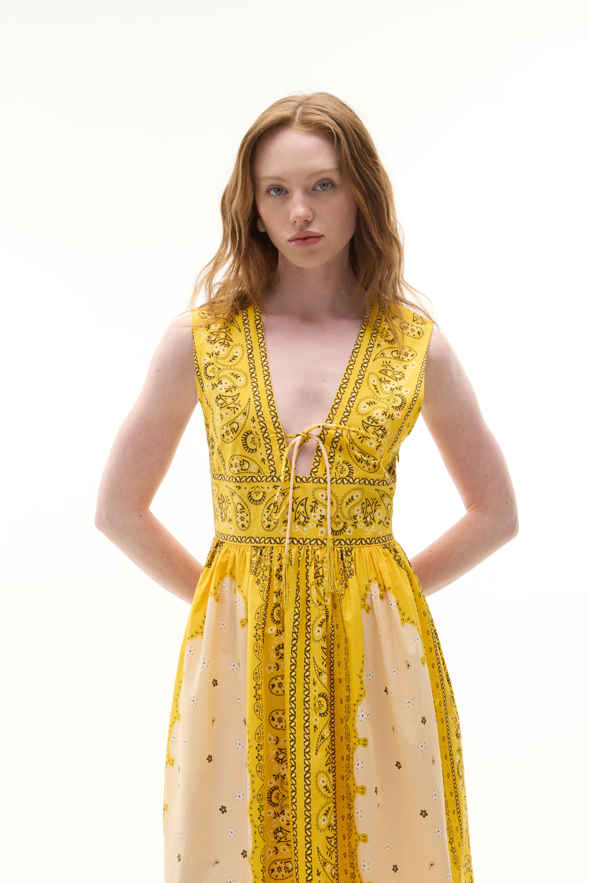 V YAKA A FORM BASKILI MİDİ ELBİSE