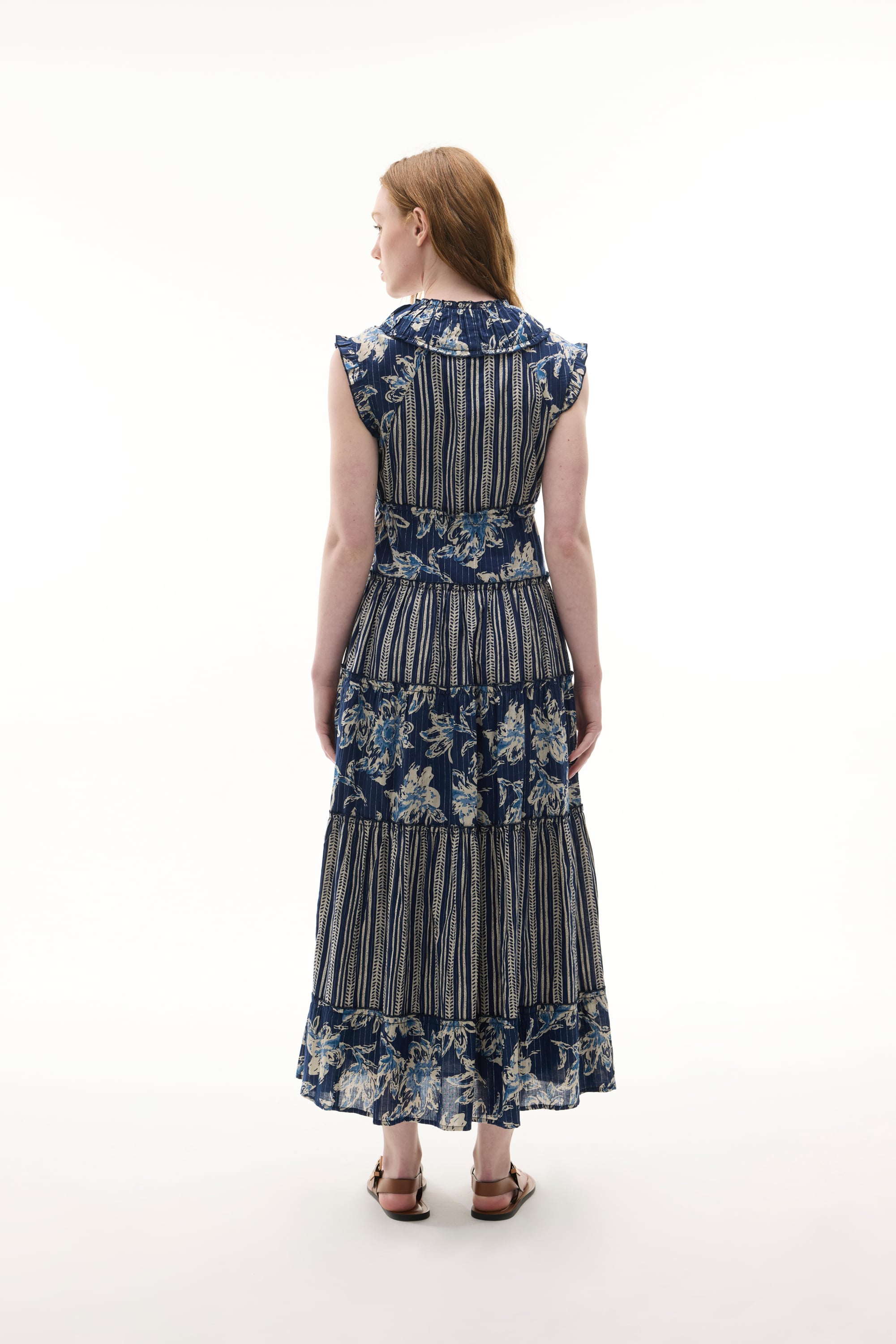 ETNİK BASKILI İŞLEMELİ KOLSUZ UZUN ELBİSE