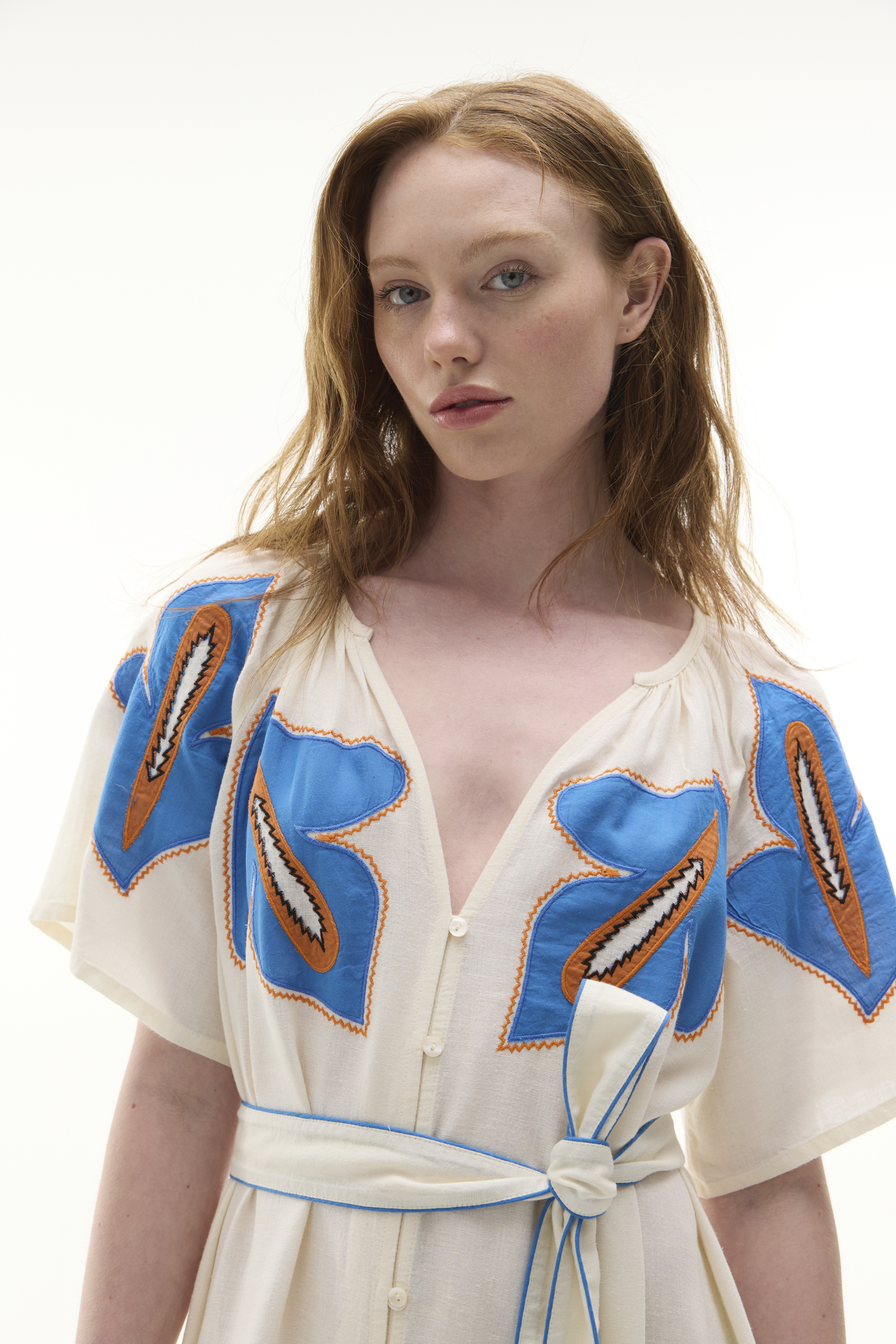 NAKIŞLI KEMERLİ A FORM MİDİ GÖMLEK ELBİSE