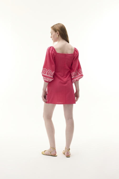  NAKIŞLI BÜZGÜLÜ MİNİ ELBİSE