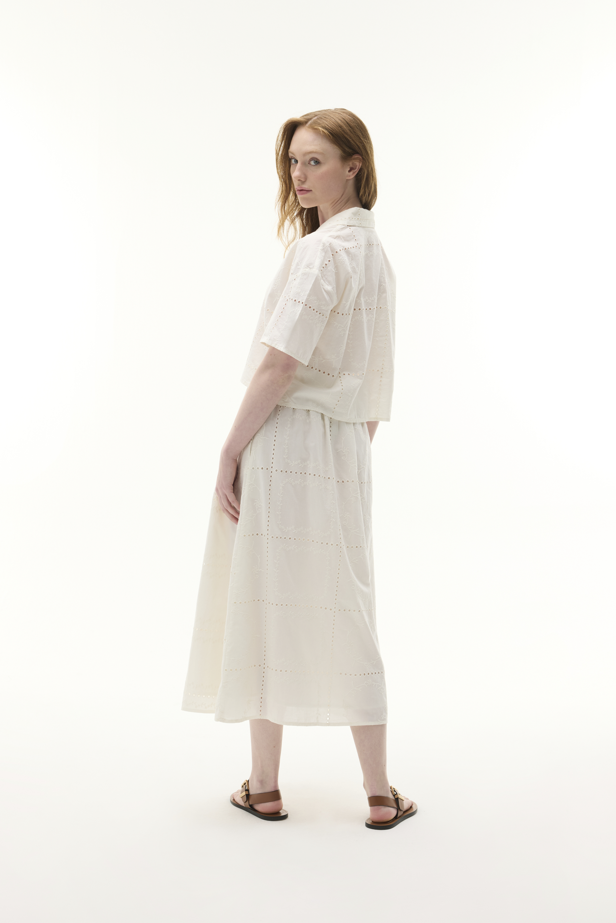 BELİ LASTİKLİ NAKIŞLI KLOŞ MİDİ ETEK