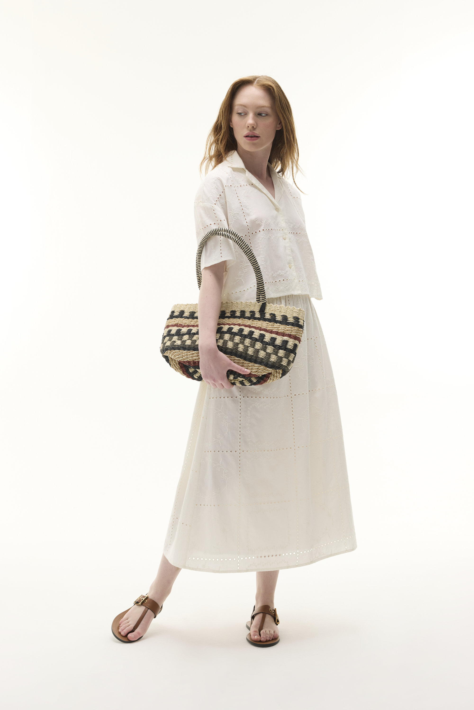 BELİ LASTİKLİ NAKIŞLI KLOŞ MİDİ ETEK