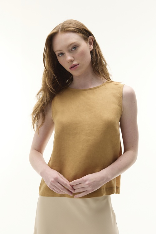  BİSİKLET YAKA ARKASI DÜĞMELİ KOLSUZ BLUZ