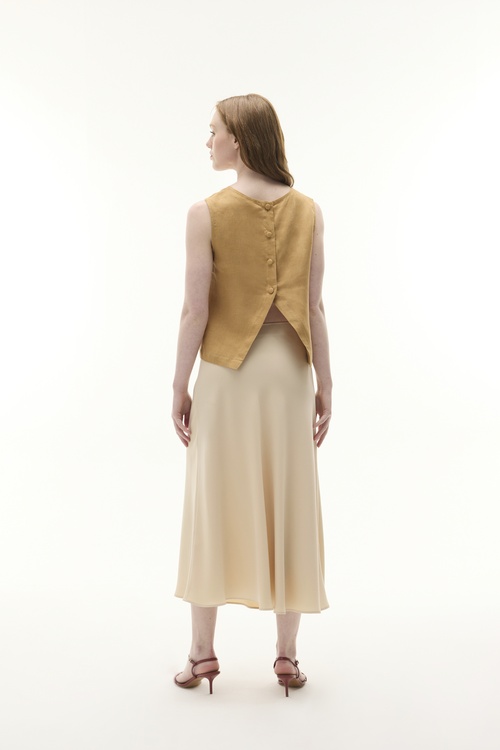  BİSİKLET YAKA ARKASI DÜĞMELİ KOLSUZ BLUZ