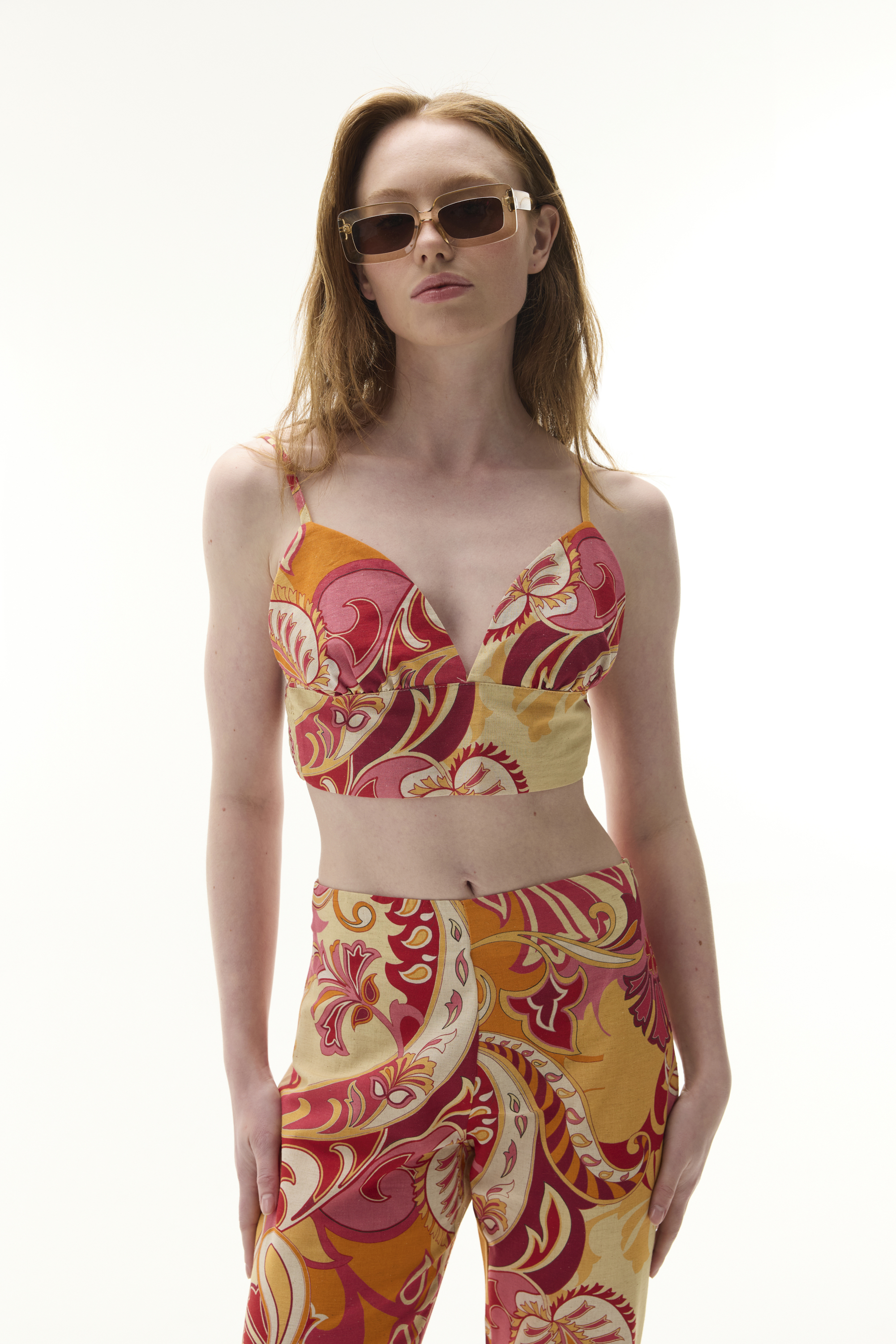 BASKILI V YAKA CROP KOLSUZ BLUZ