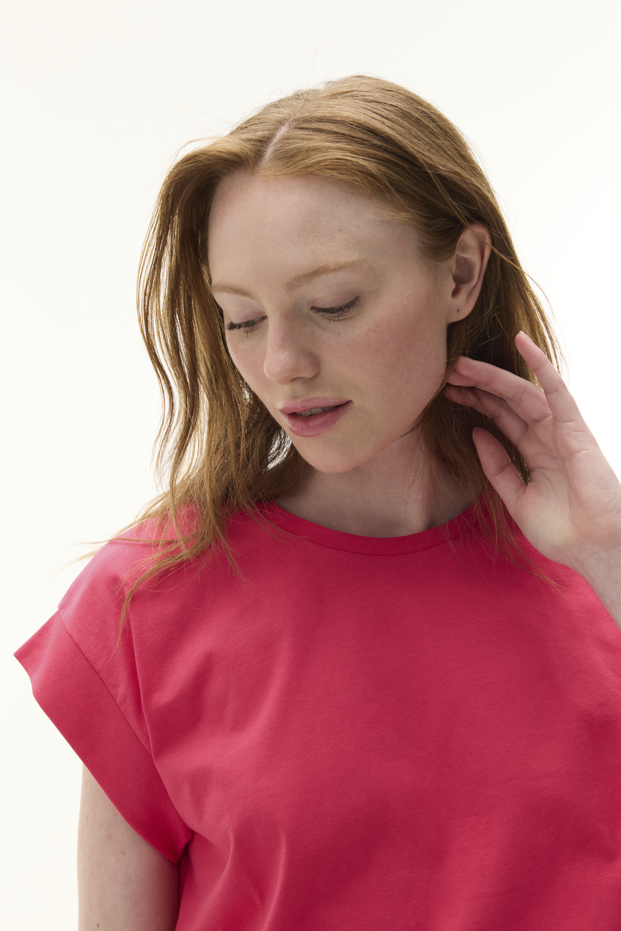 BİSİKLET YAKA DÜŞÜK KOL T-SHIRT