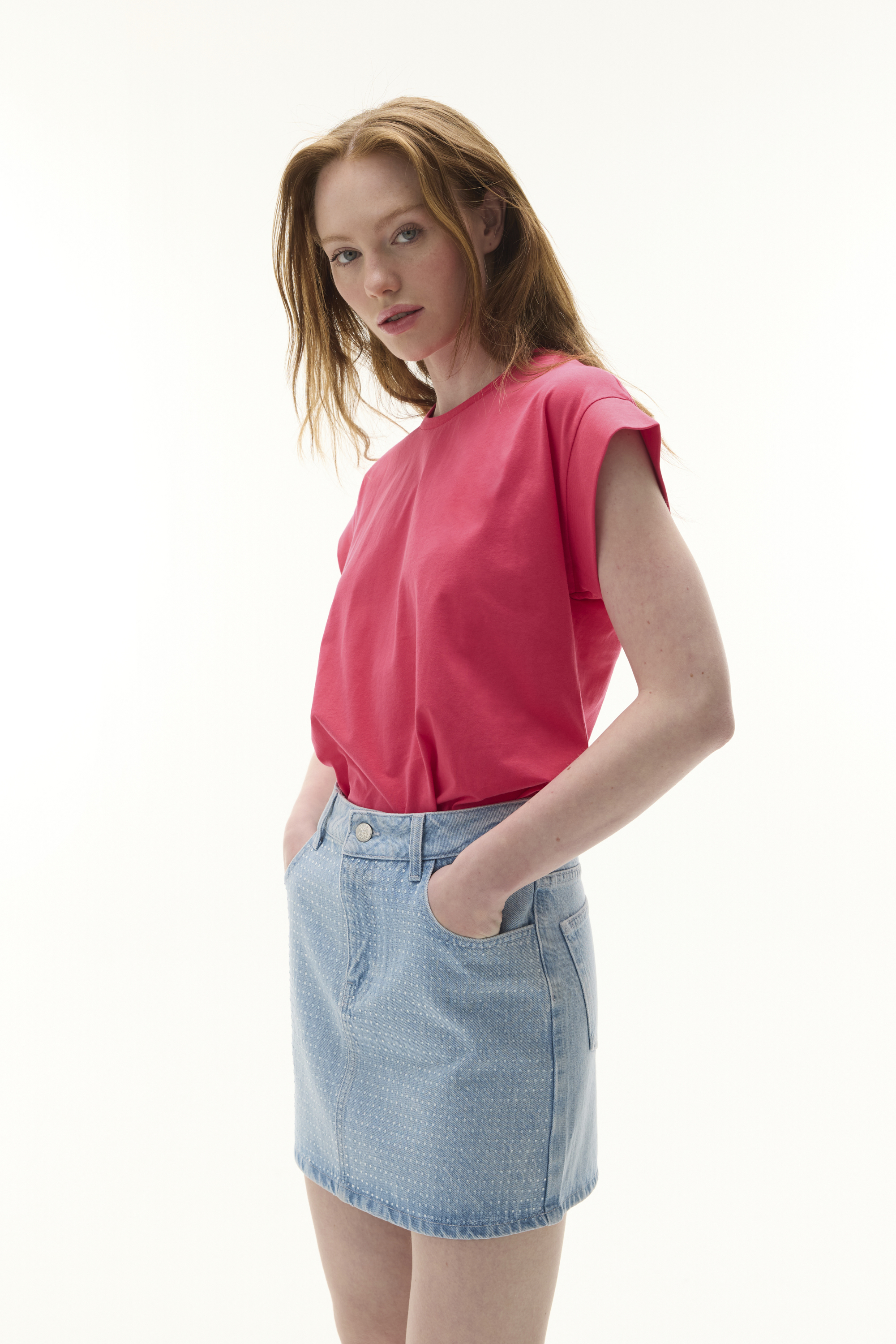 BİSİKLET YAKA DÜŞÜK KOL T-SHIRT