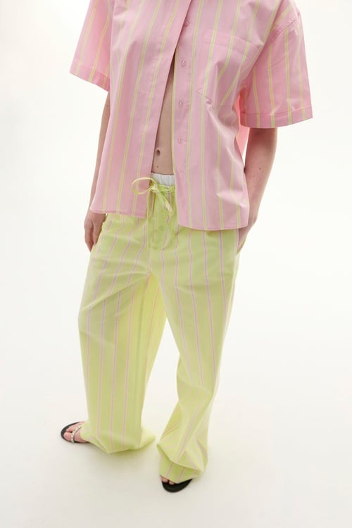  ÇİZGİLİ RELAX FIT BELİ BAĞLAMALI PANTOLON