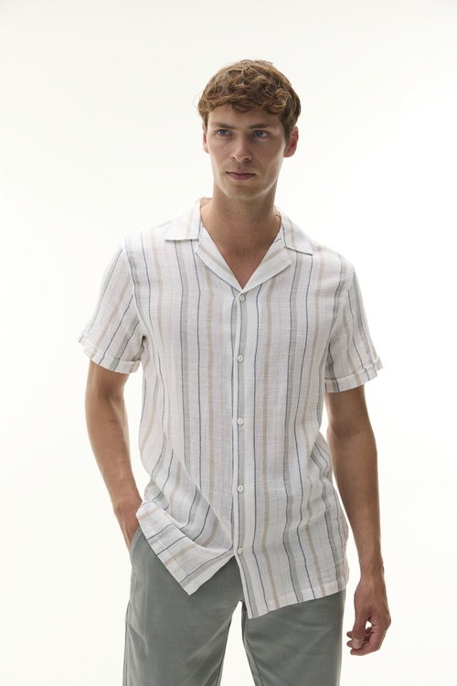  REGULAR FIT RESORT YAKA ÇİZGİLİ KISA KOLLU GÖMLEK