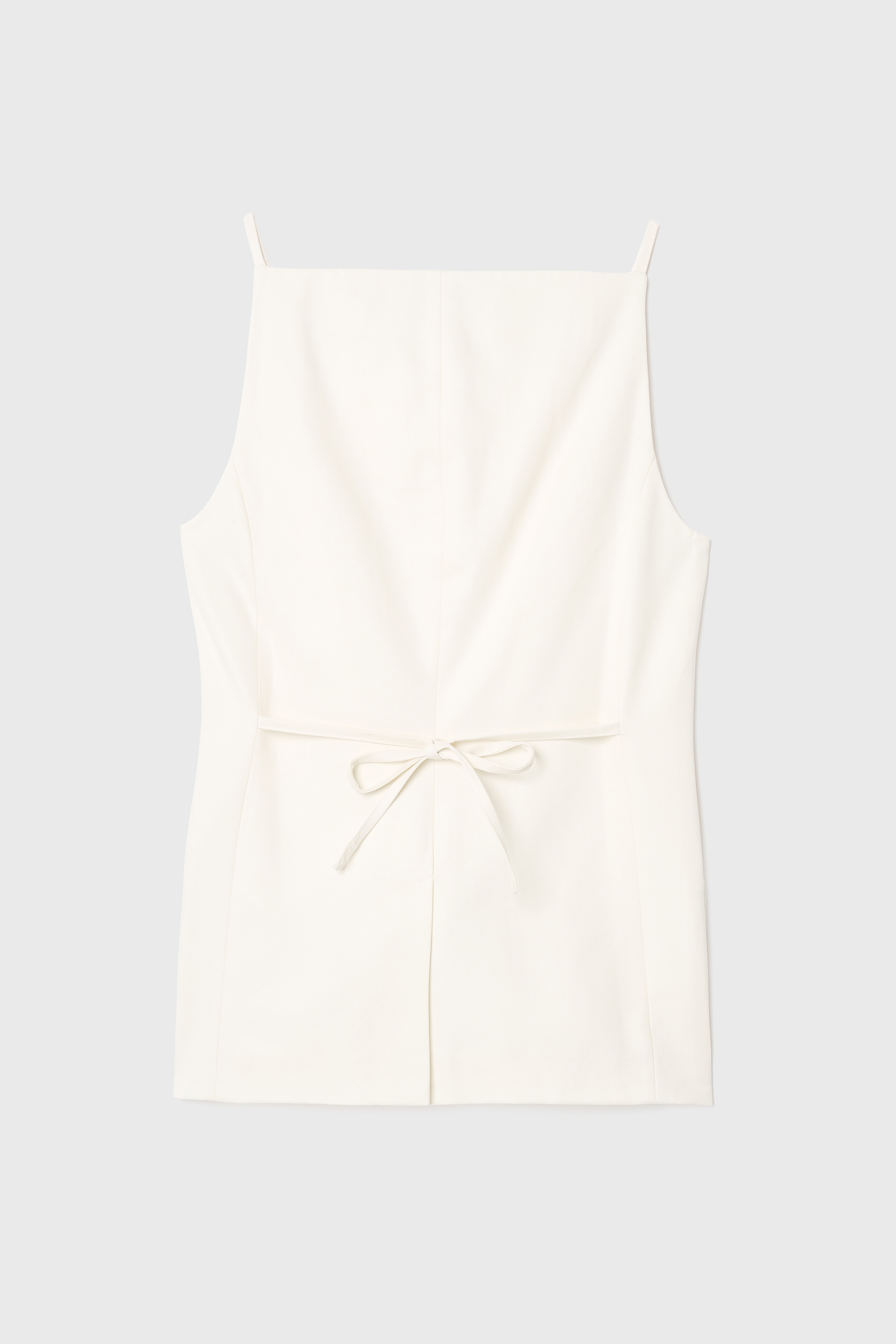 DÜĞMELİ KOLSUZ BLUZ