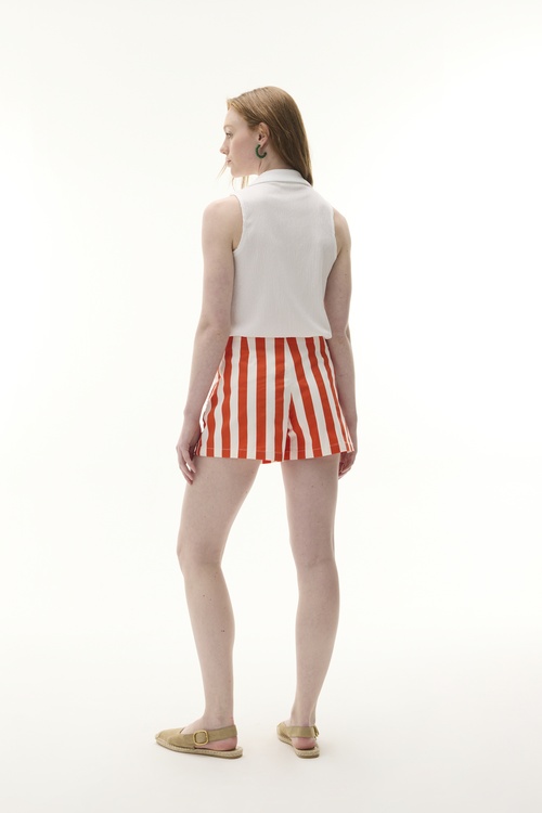  ÇİZGİLİ DÜĞME DETAYLI MİNİ ŞORT ETEK