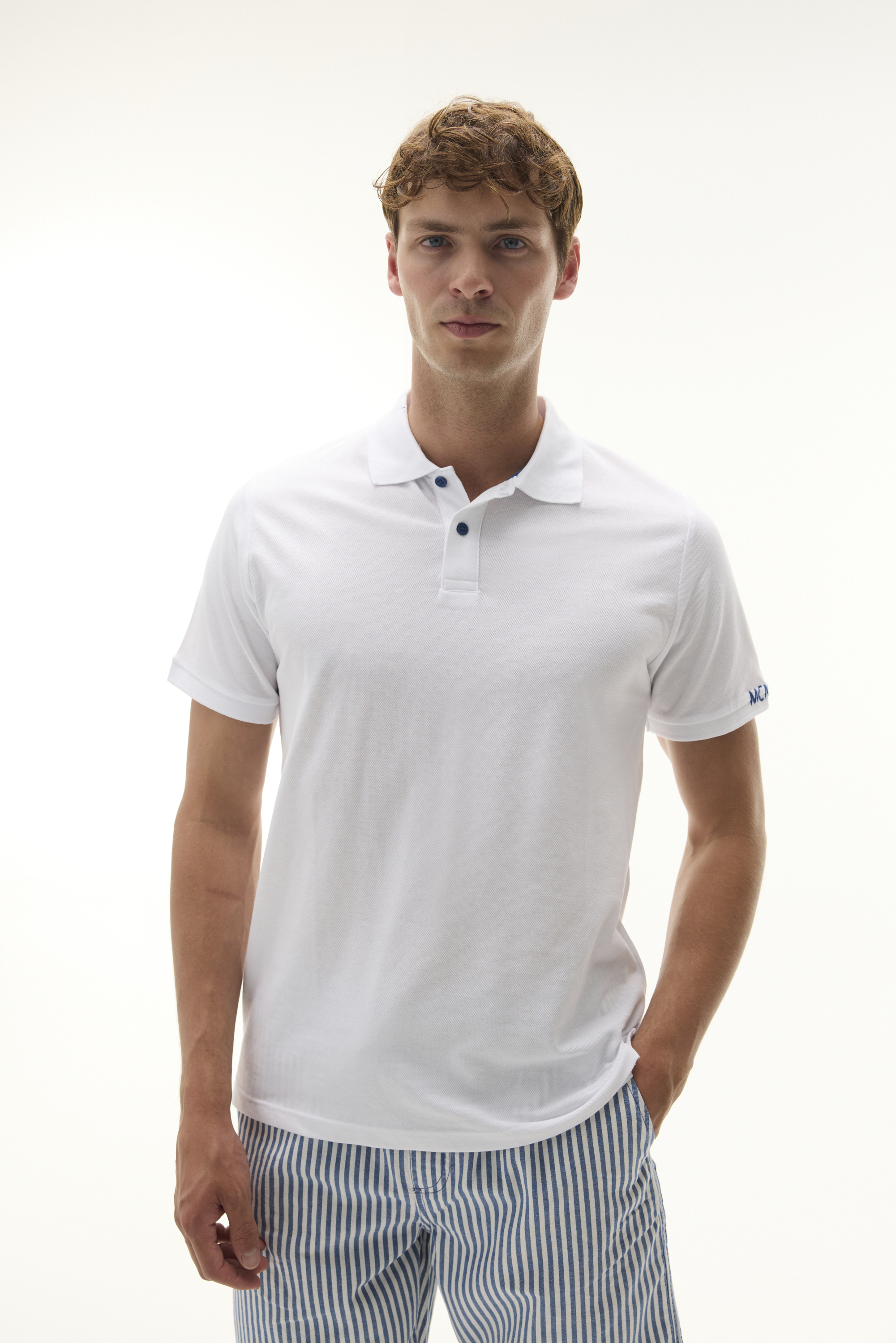 NAKIŞLI POLO YAKA T-SHIRT