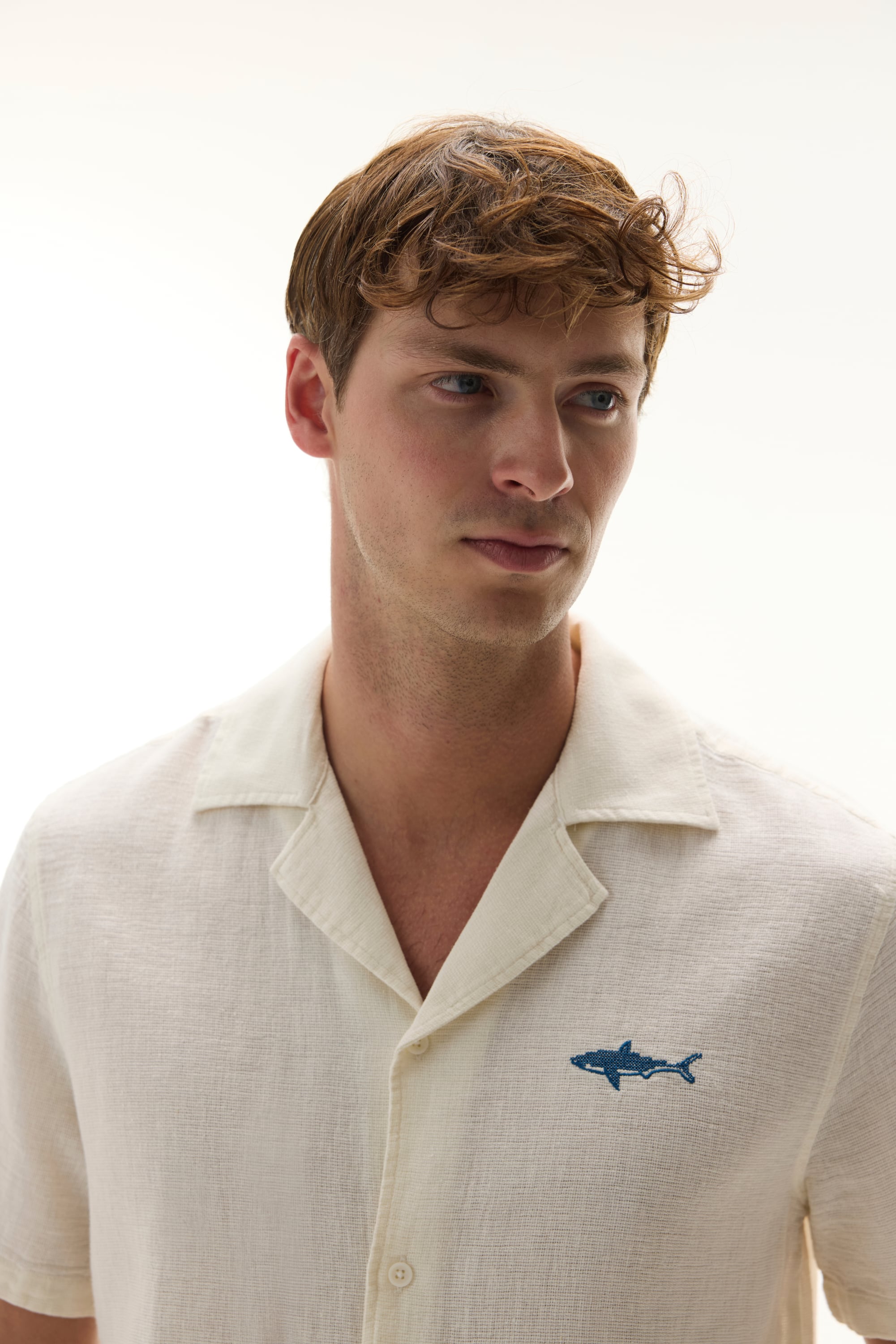 NAKIŞLI RESORT YAKA KETEN KARIŞIMLI KISA KOLLU GÖMLEK