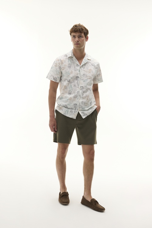 BASKILI RESORT YAKA KETEN KARIŞIMLI KISA KOLLU GÖMLEK