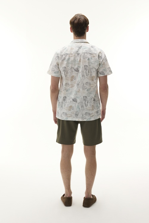 BASKILI RESORT YAKA KETEN KARIŞIMLI KISA KOLLU GÖMLEK