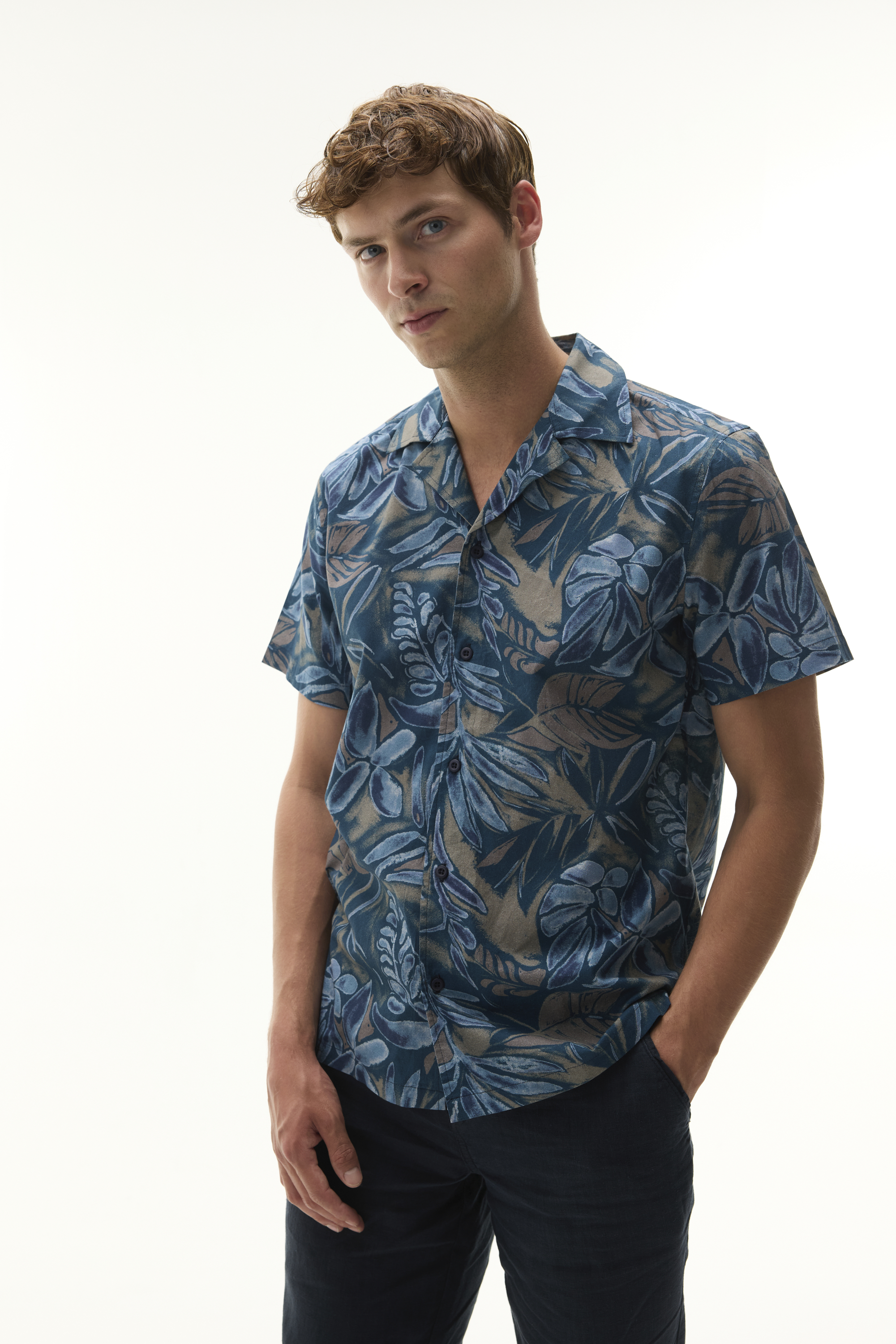 BASKILI RESORT YAKA KISA KOLLU GÖMLEK