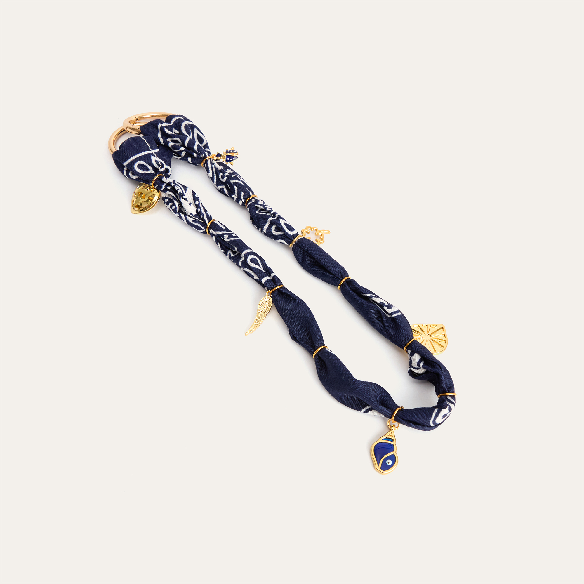 FULAR GÖRÜNÜMLÜ ÇANTA CHARMI