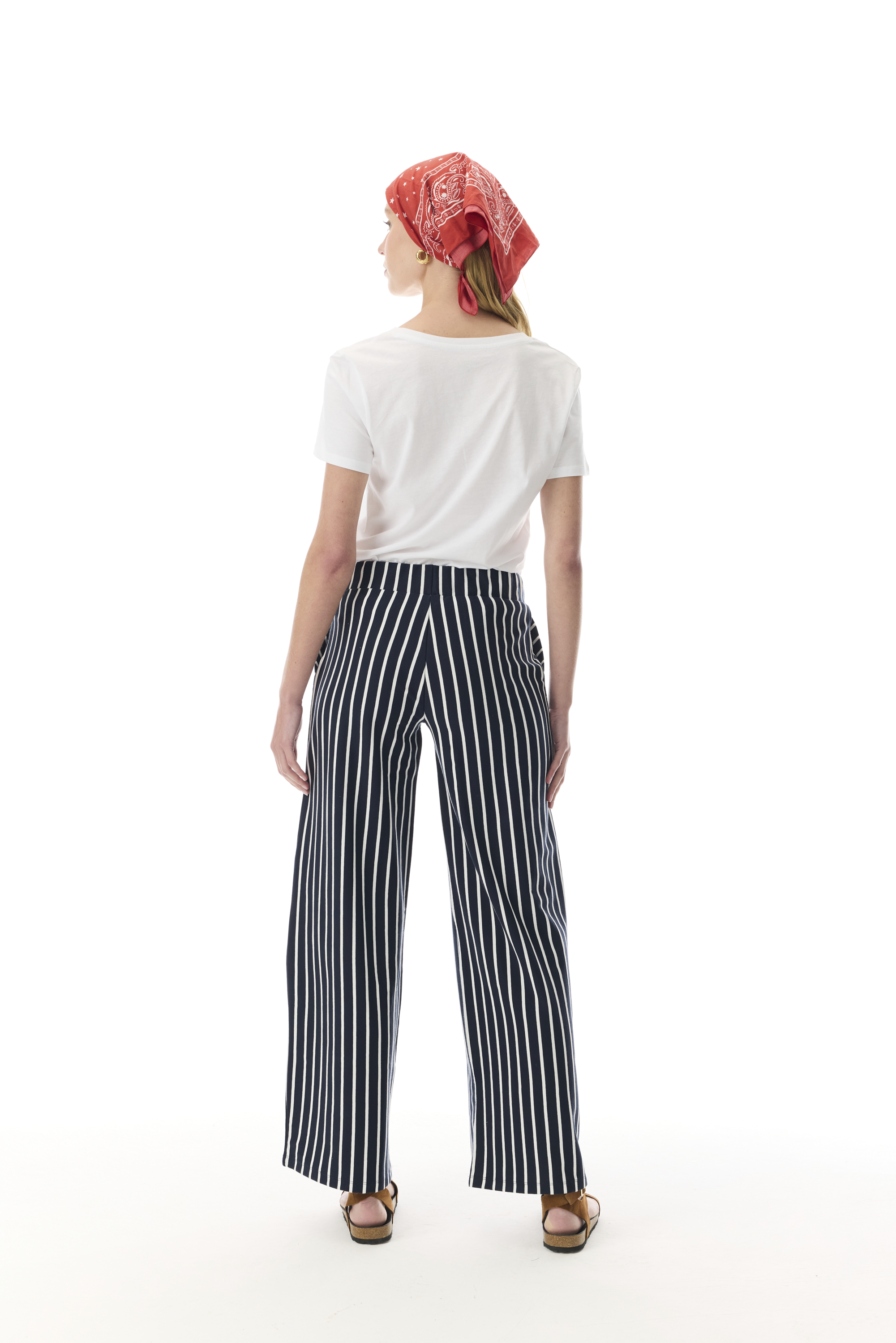 REGULAR FIT V YAKA T-SHIRT