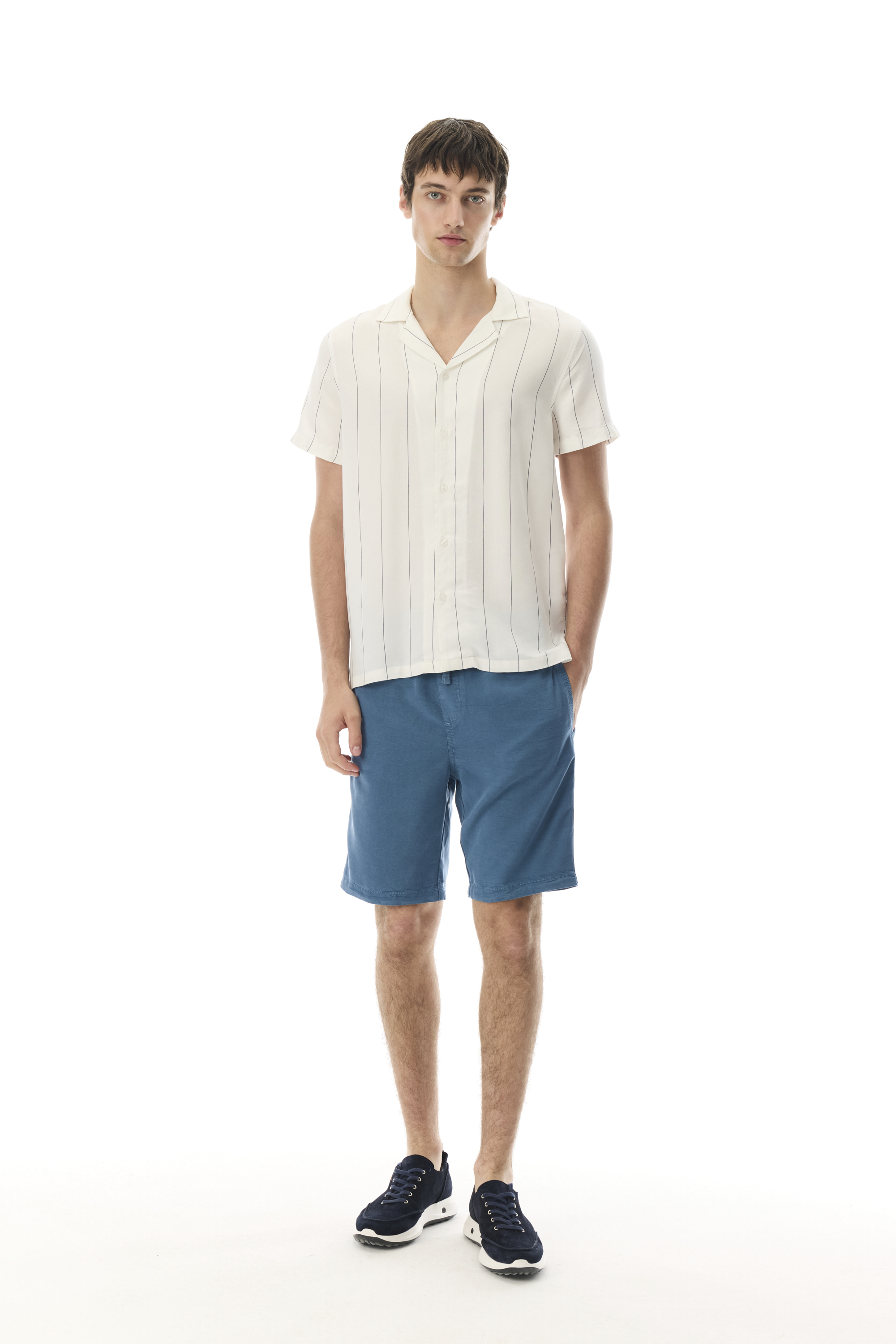 REGULAR FIT ÇİZGİLİ KISA KOLLU LİYOSEL GÖMLEK