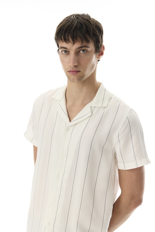  REGULAR FIT ÇİZGİLİ KISA KOLLU LİYOSEL GÖMLEK