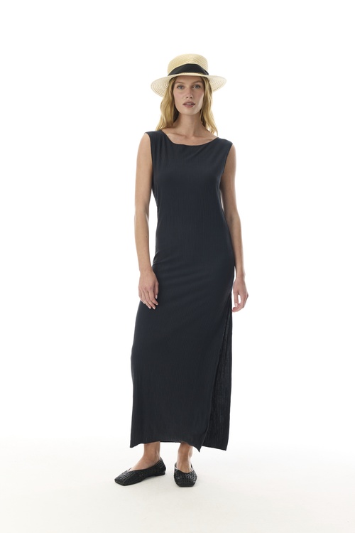  MODAL DÜZ KESİM KOLSUZ DOKULU UZUN ELBİSE