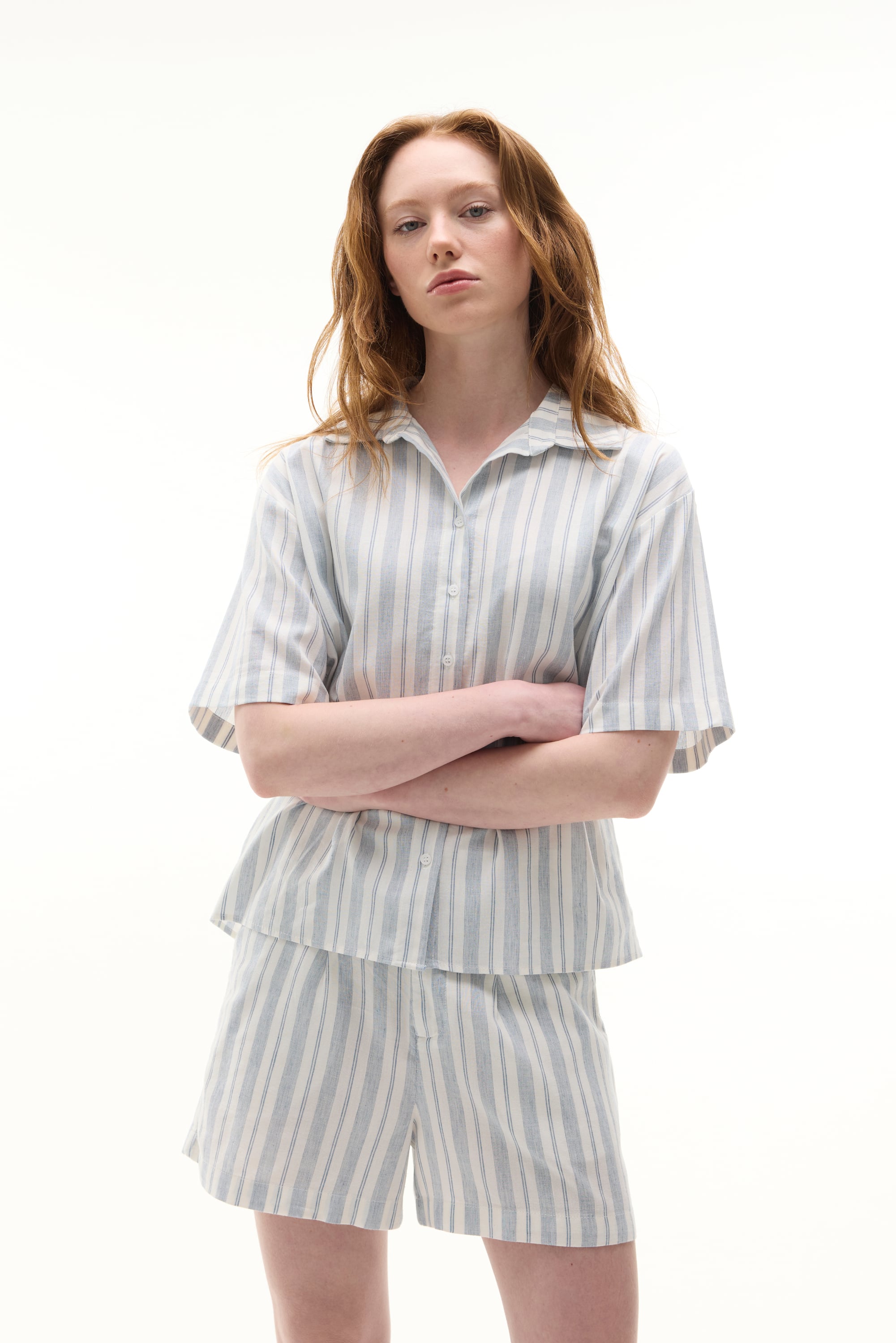 ÇİZGİLİ KISA KOLLU GÖMLEK