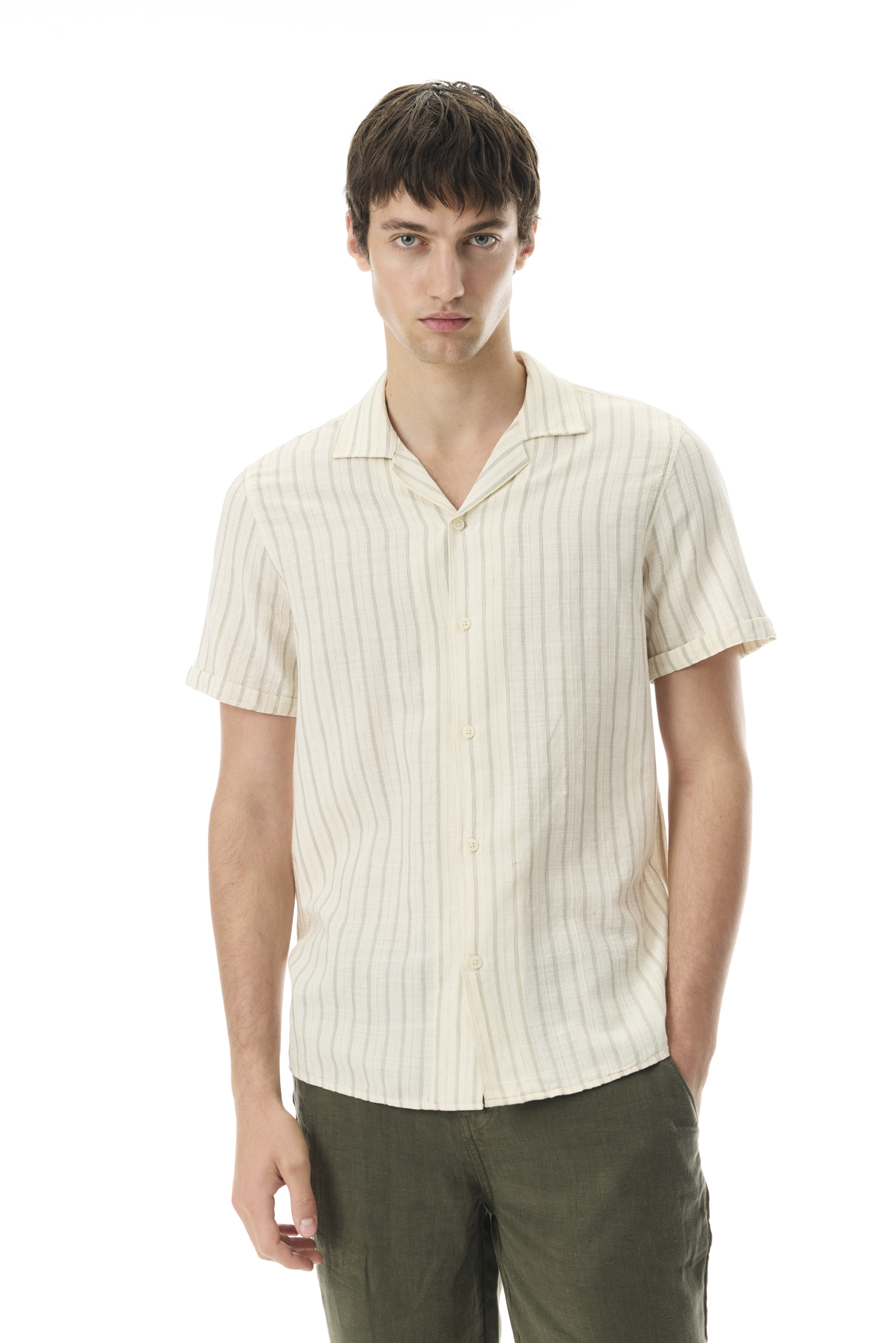 ÇİZGİLİ REGULAR FIT RESORT YAKA KISA KOLLU GÖMLEK