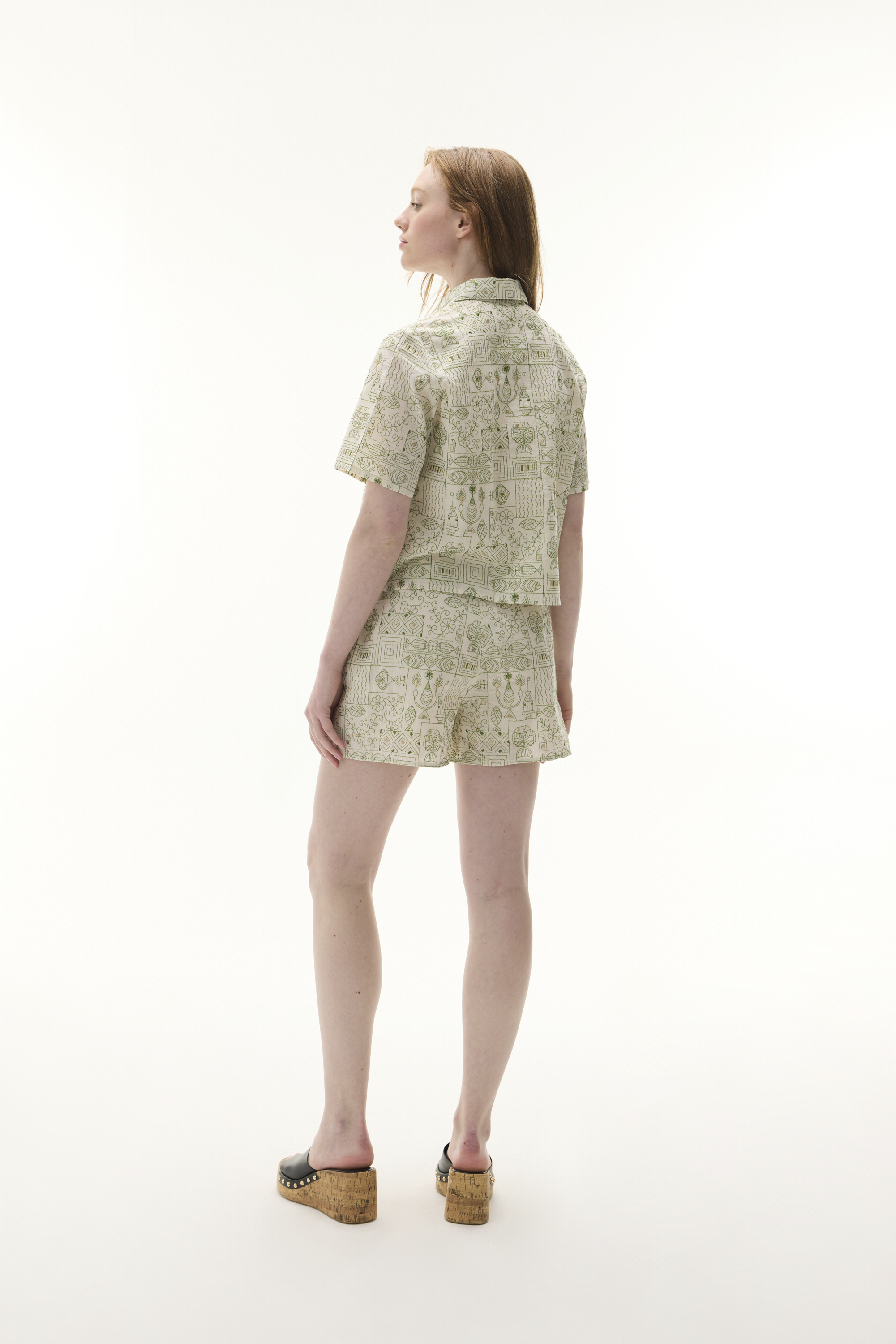 LOOSE FIT NAKIŞLI KISA KOLLU GÖMLEK