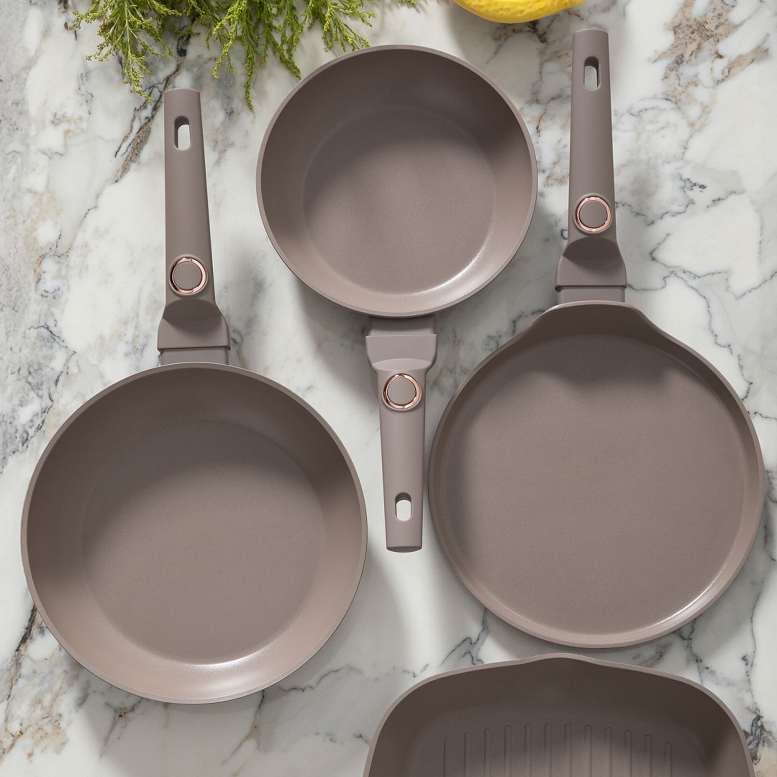 BERLINGER HAUS SAHARA KREP TAVA 25 CM TAUPE