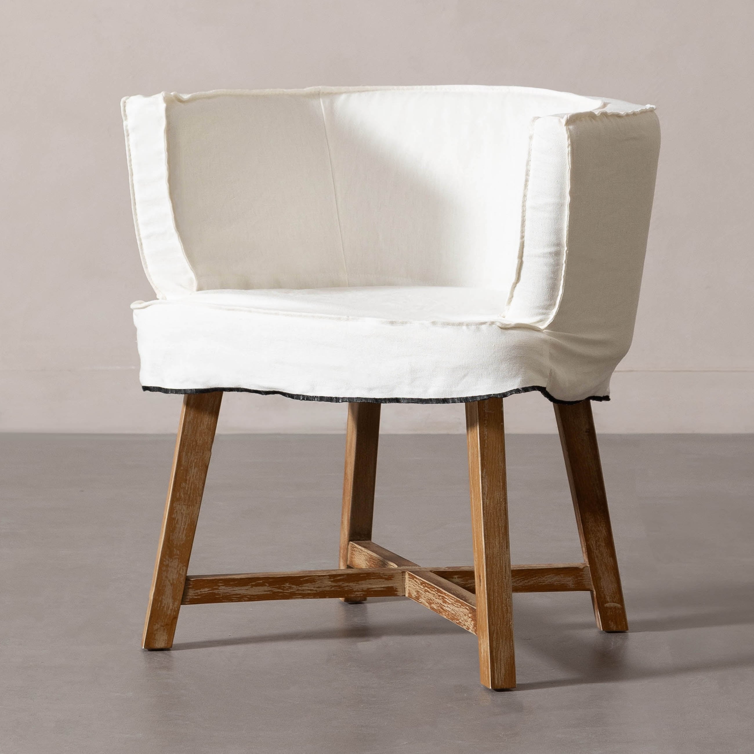 ESTIVA KOLÇAKLI SANDALYE FİLDİŞİ