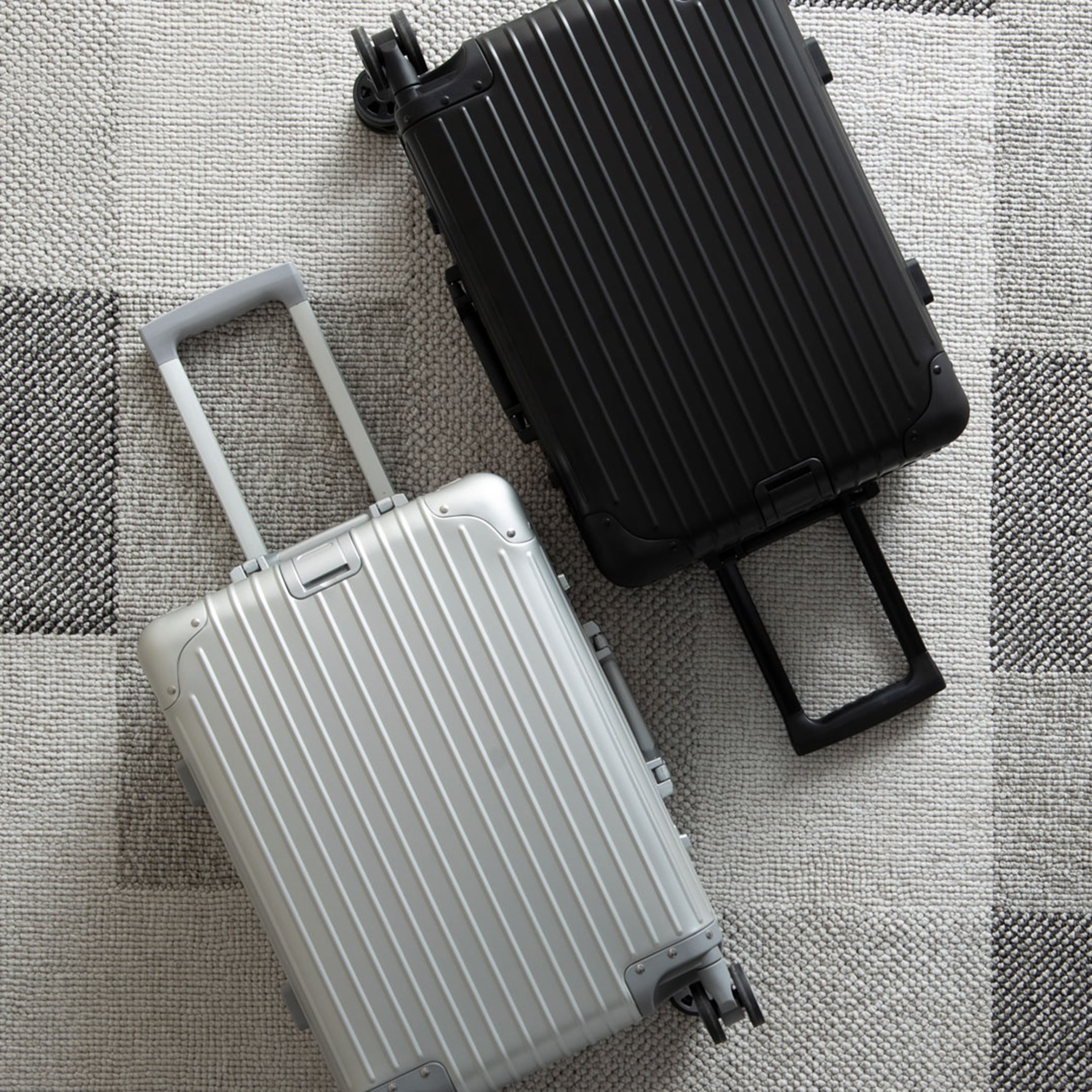 BASEL SİYAH KABİN BOY VALİZ