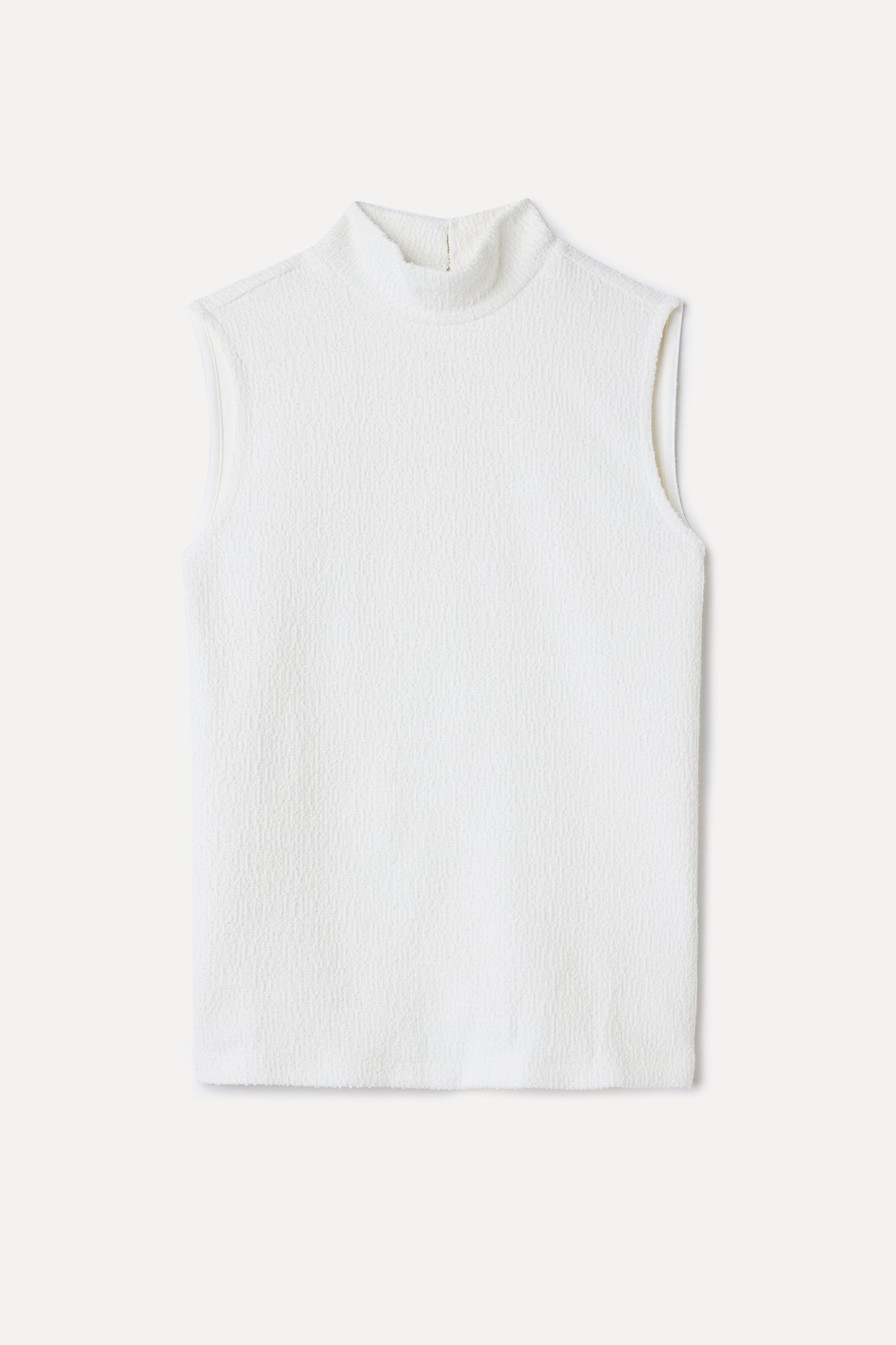 DİK YAKA KOLSUZ BLUZ