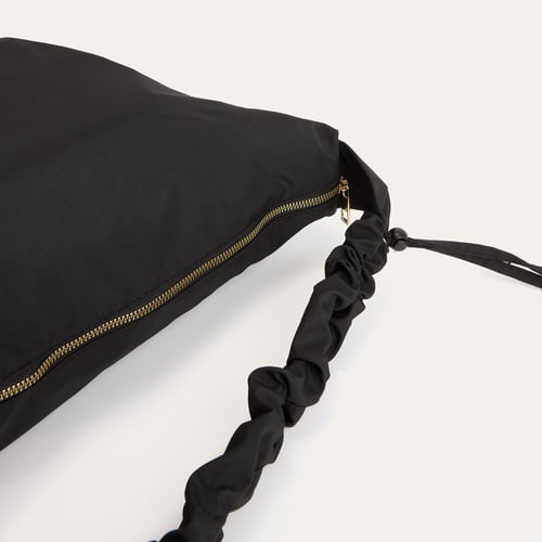  BÜZGÜLÜ ASKILI EL ÇANTASI