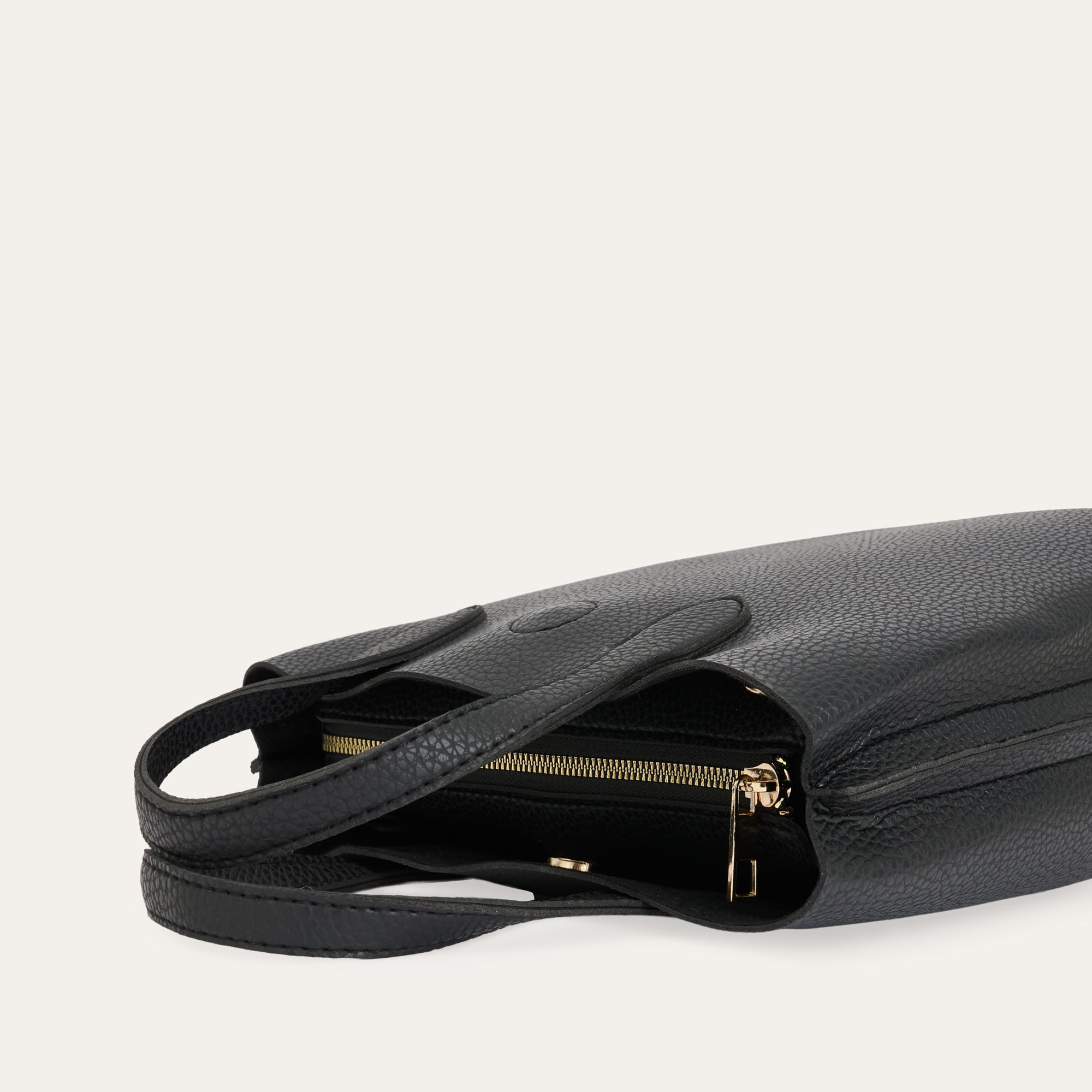 DERİ GÖRÜNÜMLÜ ASKILI EL ÇANTASI