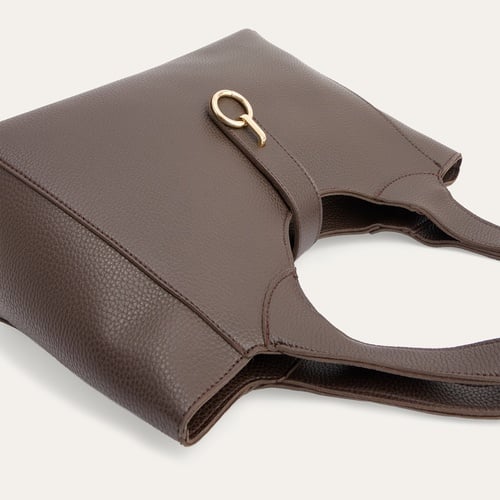 DERİ GÖRÜNÜMLÜ TOKALI EL ÇANTASI