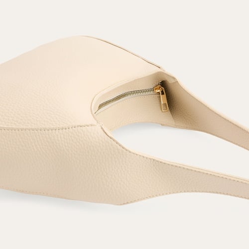 DERİ GÖRÜNÜMLÜ OVAL EL ÇANTASI