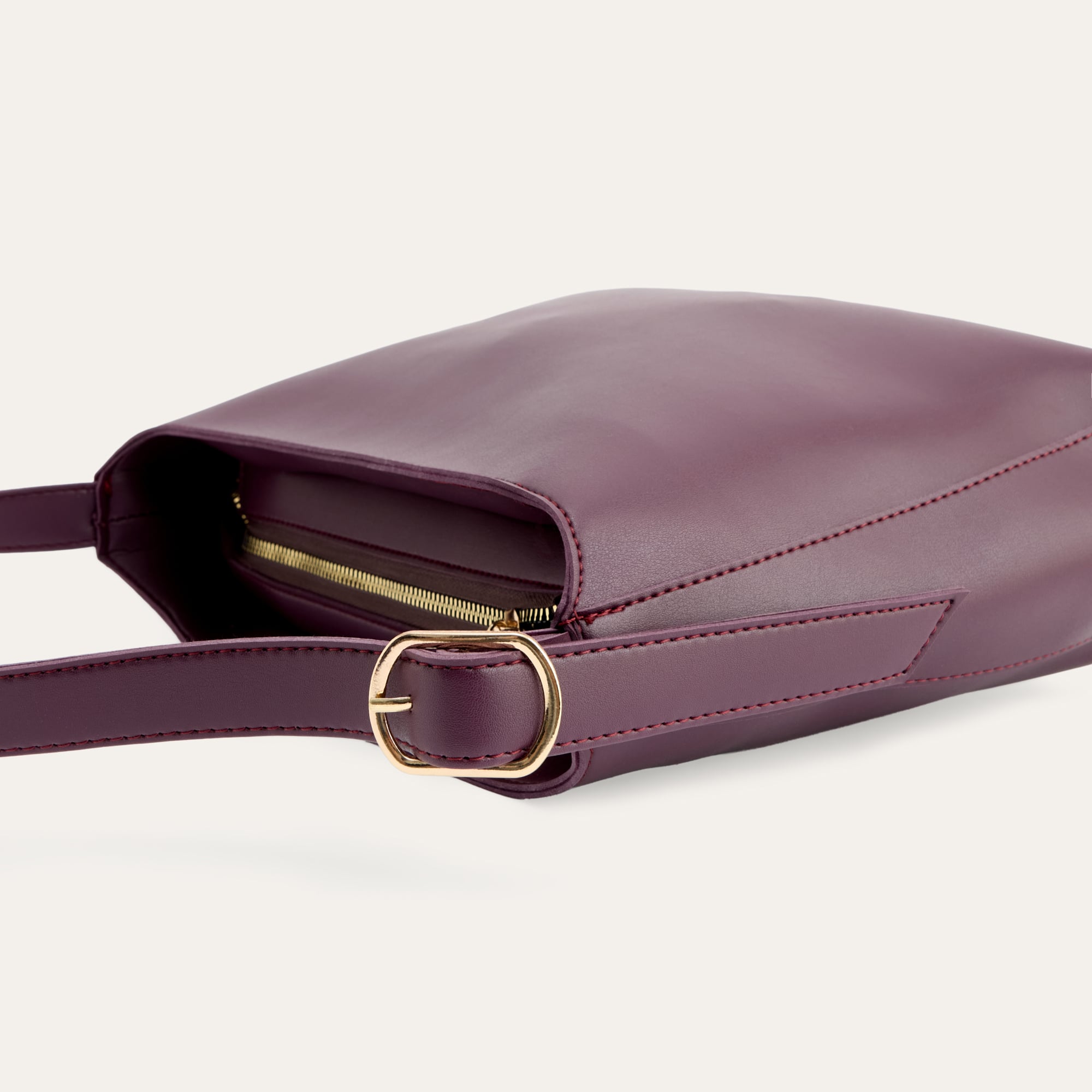 DERİ GÖRÜNÜMLÜ OMUZ ÇANTASI