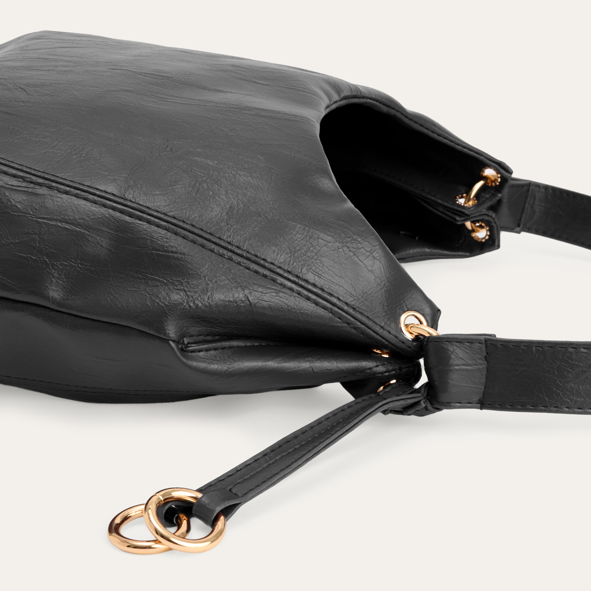 KIRIŞIK DERİ GÖRÜNÜMLÜ EL ÇANTASI