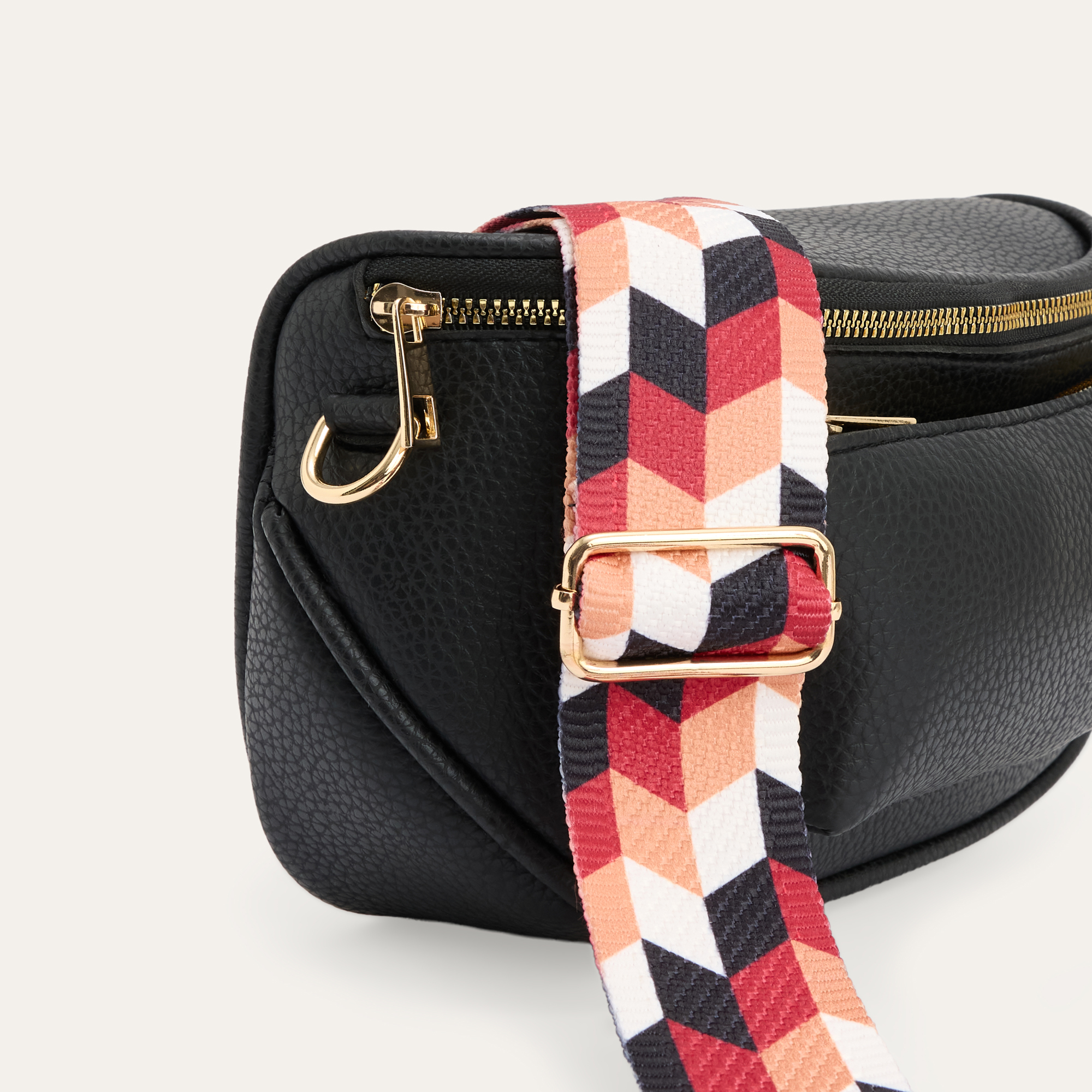 RENKLİ ASKILI OMUZ ÇANTASI