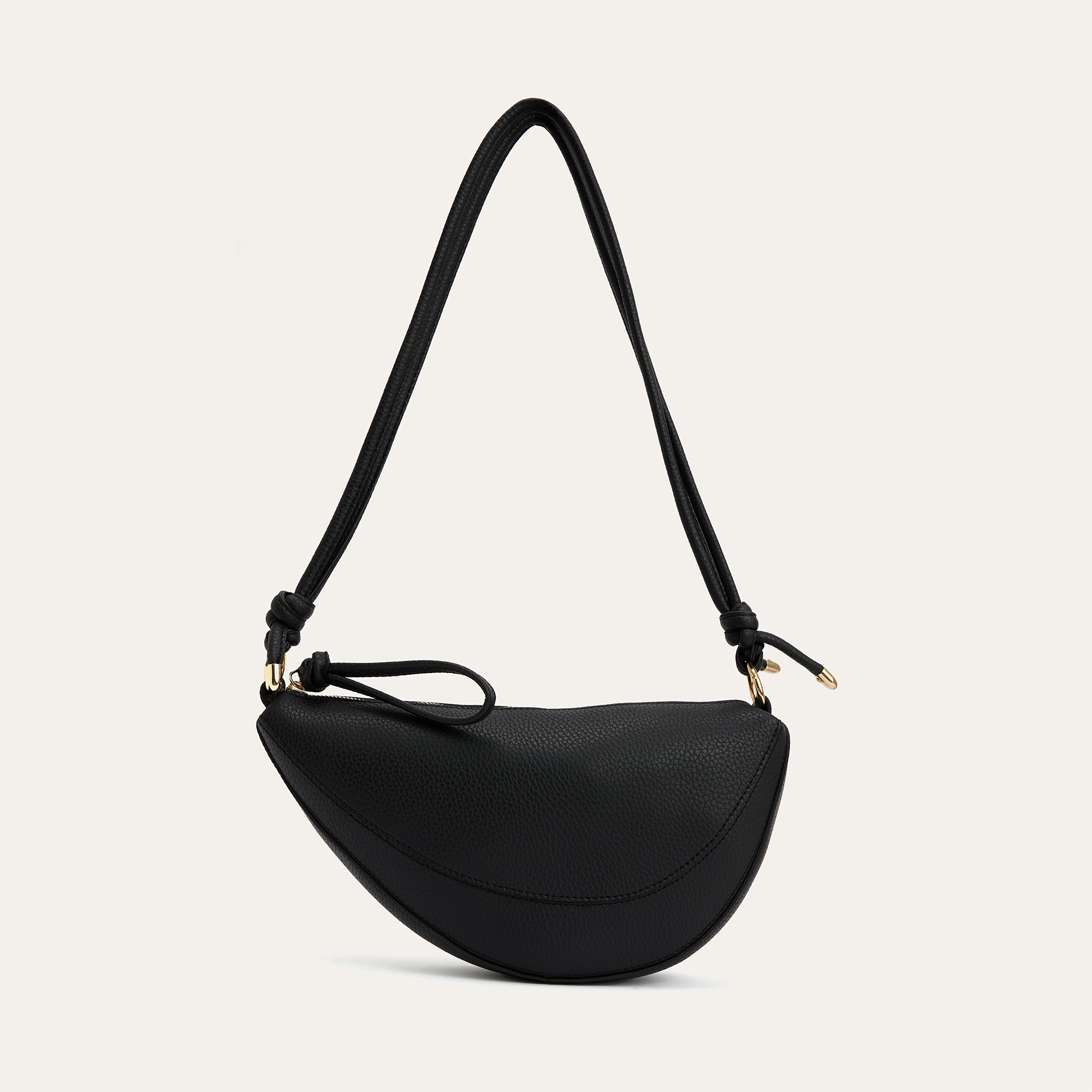 DERİ GÖRÜNÜMLÜ OVAL OMUZ ÇANTASI