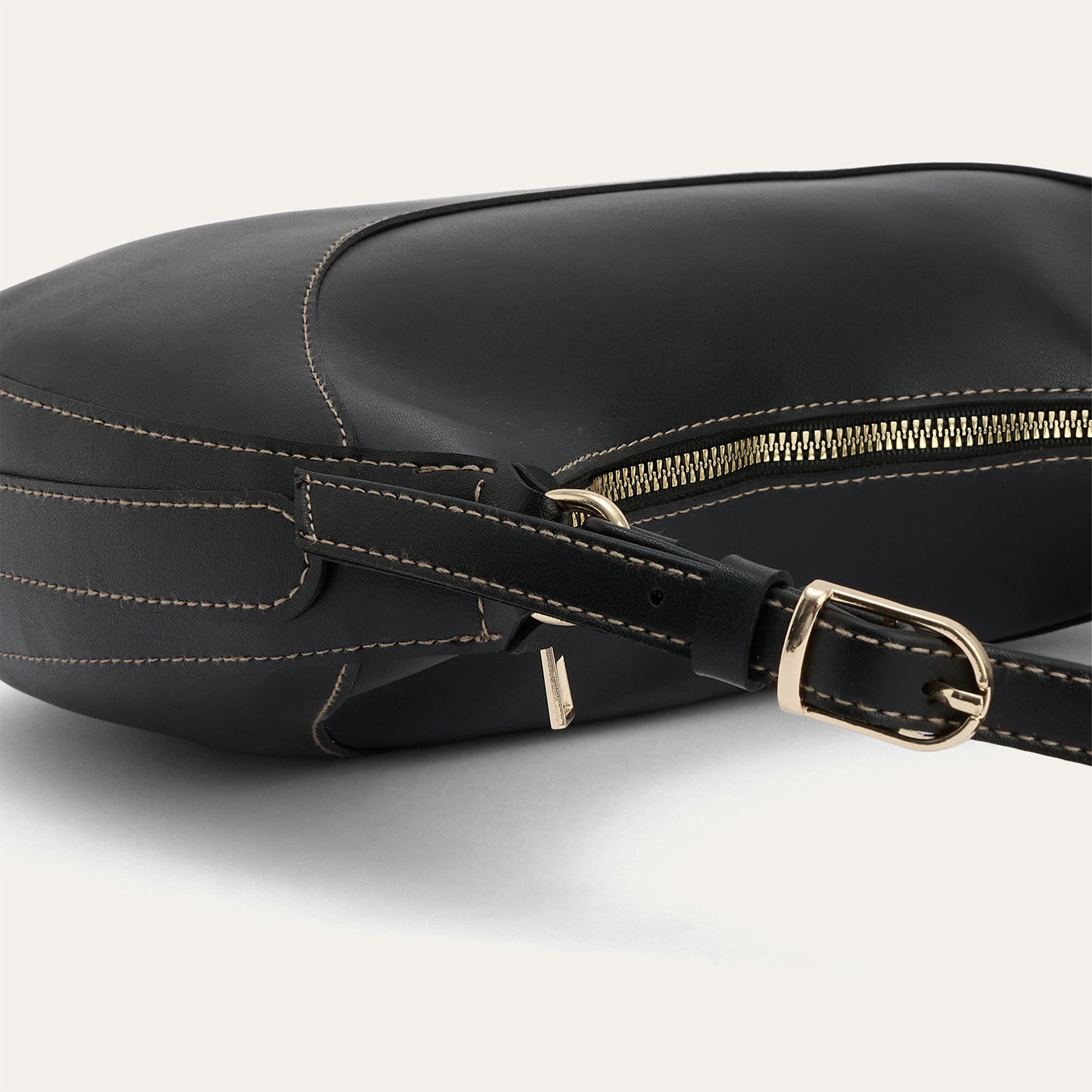 DİKİŞ DETAYLI EL ÇANTASI