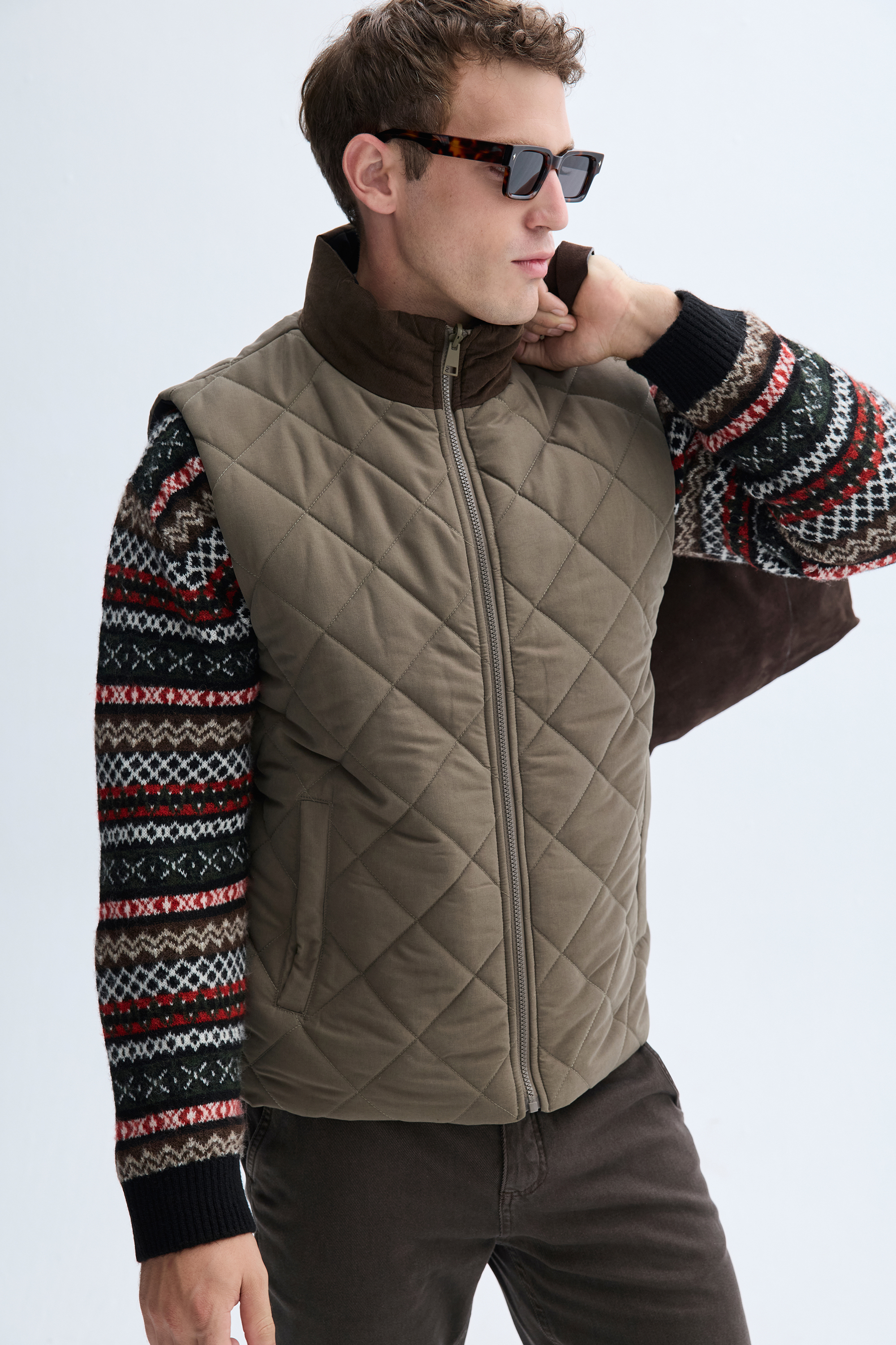 KAPİTONELİ ÇİFT TARAFLI YELEK